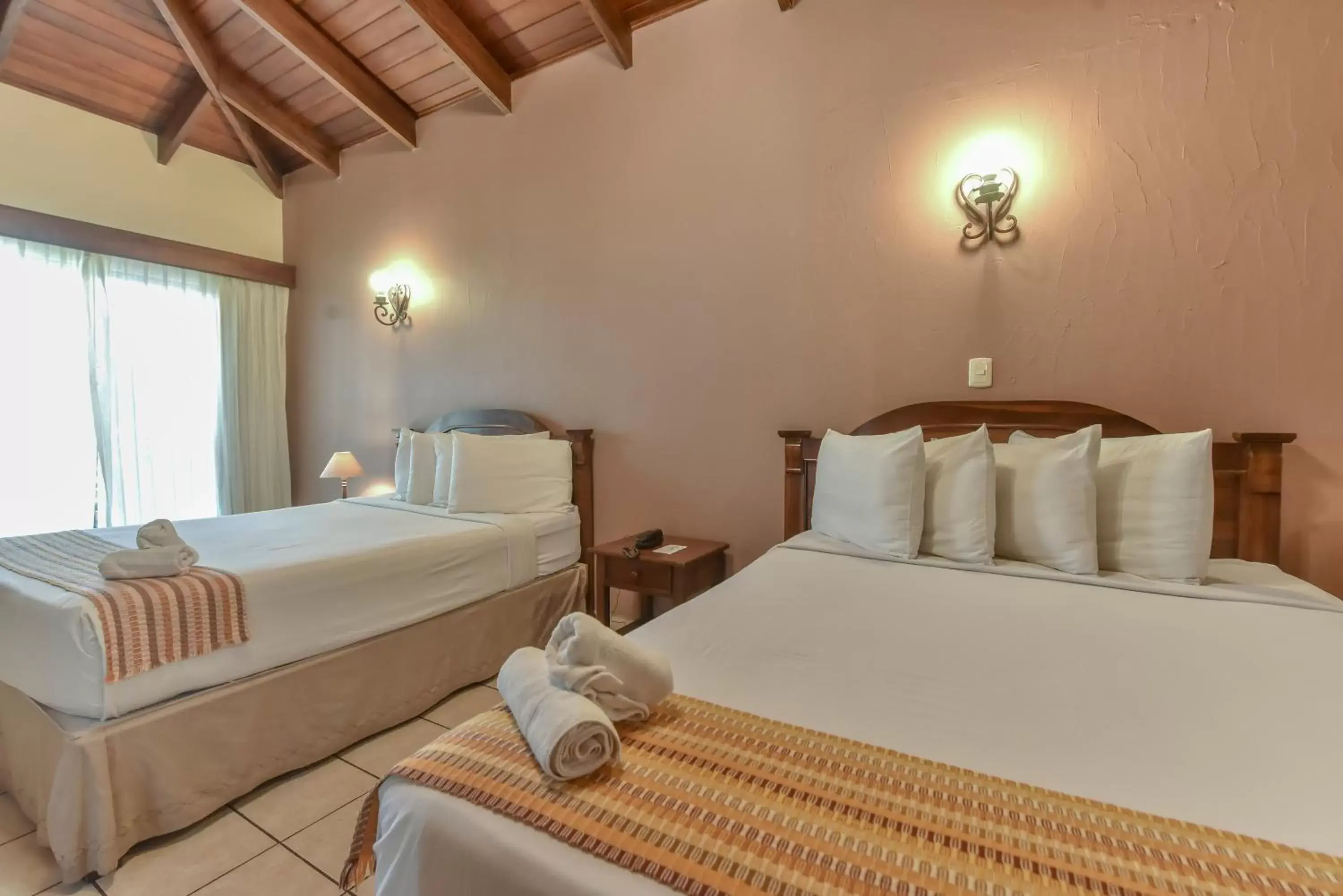 Superior Twin Room in La Riviera Hotel Superior Twin Room in La Riviera Hotel