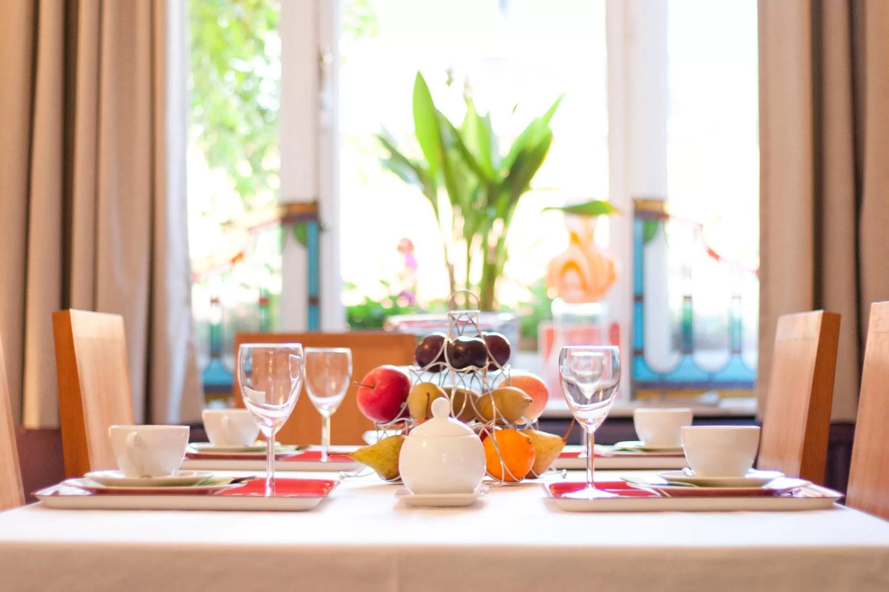 Breakfast in B&B Lodging At 8