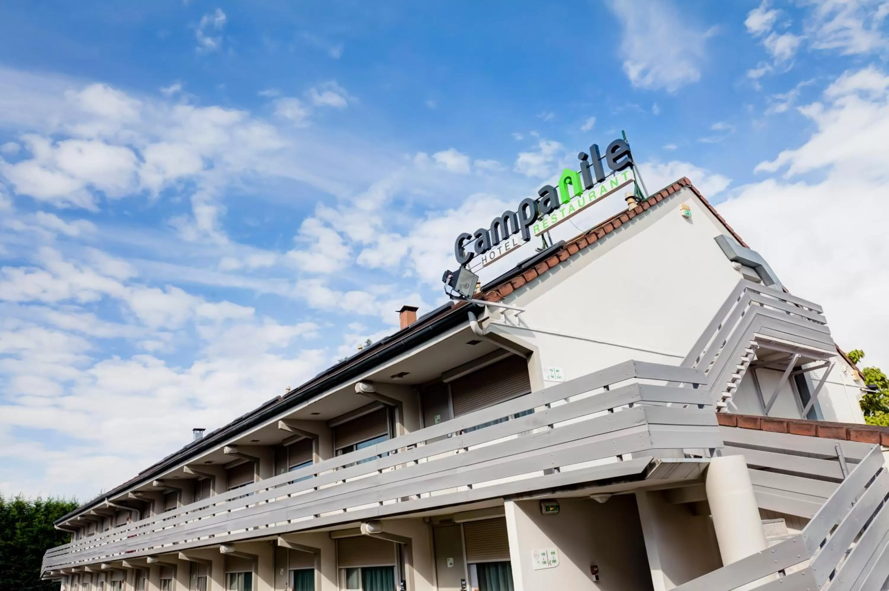 Property building in Campanile Evry Ouest - Corbeil Essonnes