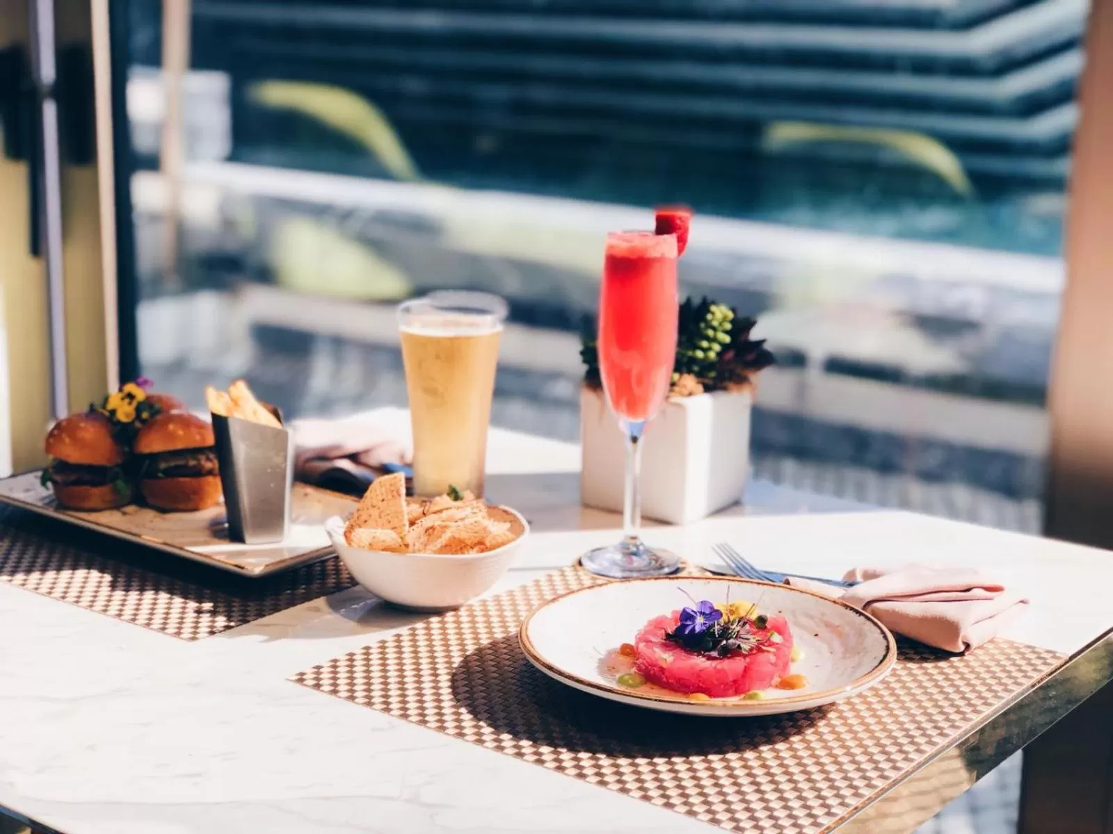 Restaurant/places to eat in O:LV Fifty Five Hotel - Adults Only