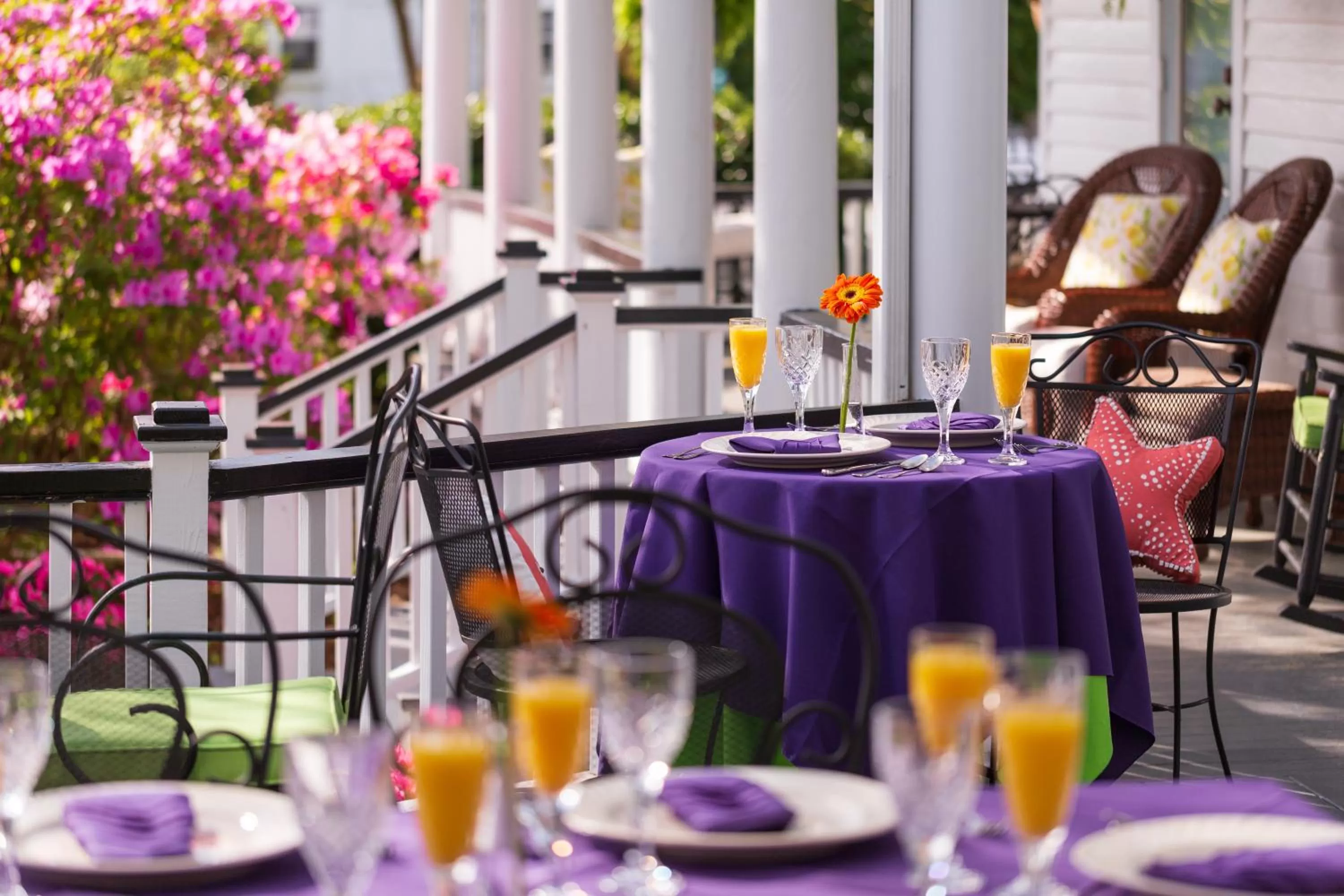Dining area in White Doe Inn Bed & Breakfast