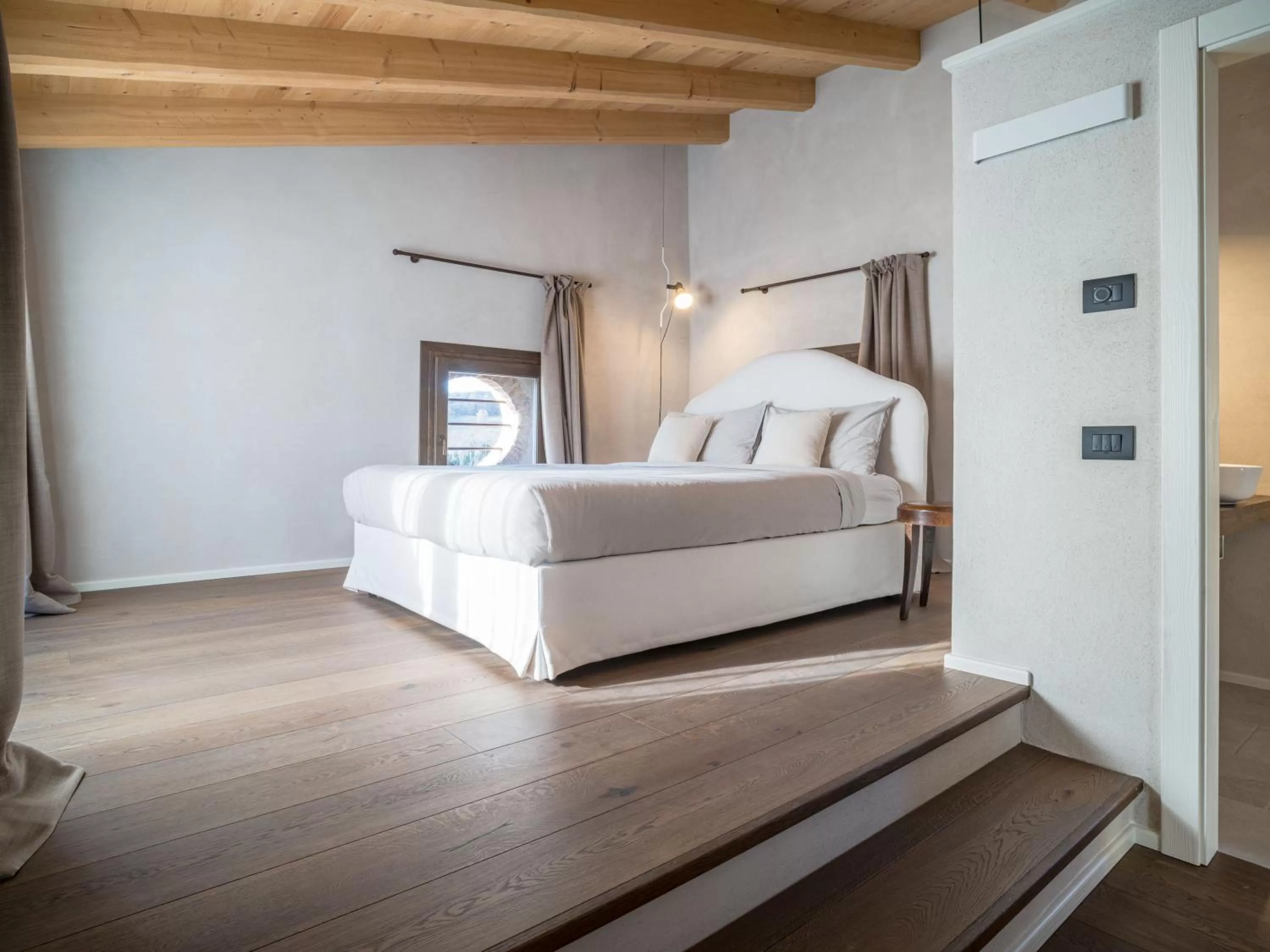 Bed in Borgo San Verolo B&B
