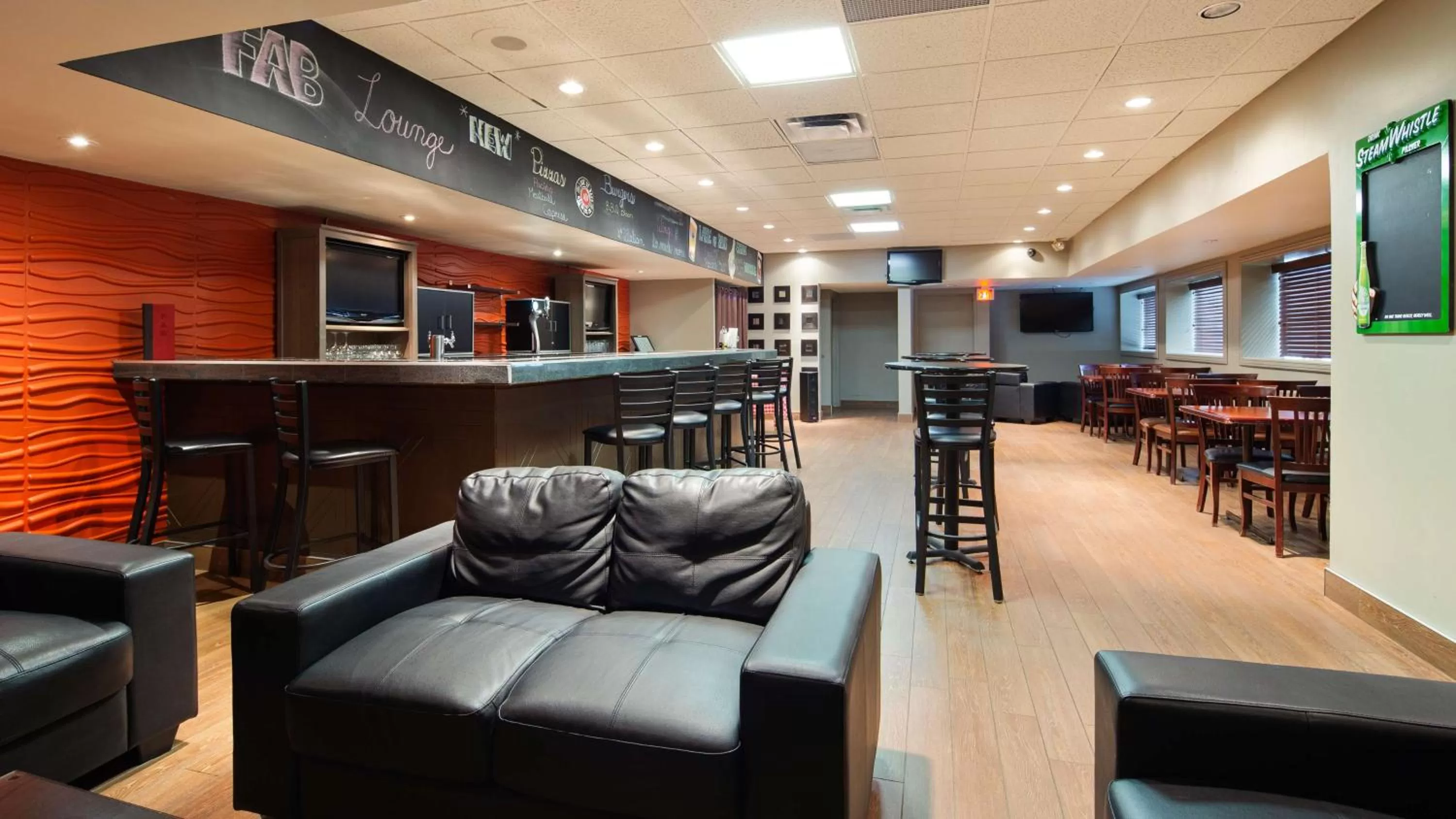 Lounge or bar in Best Western North Bay Hotel & Conference Centre