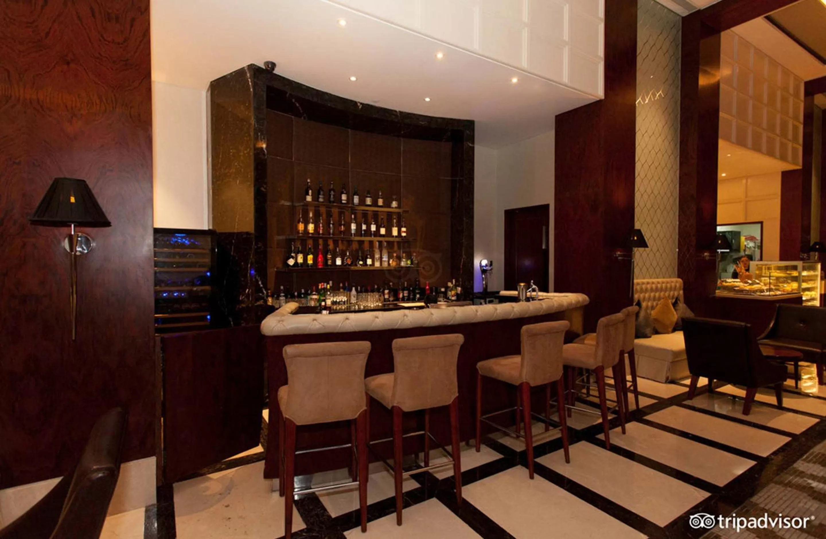 Lounge or bar in Makati Diamond Residences
