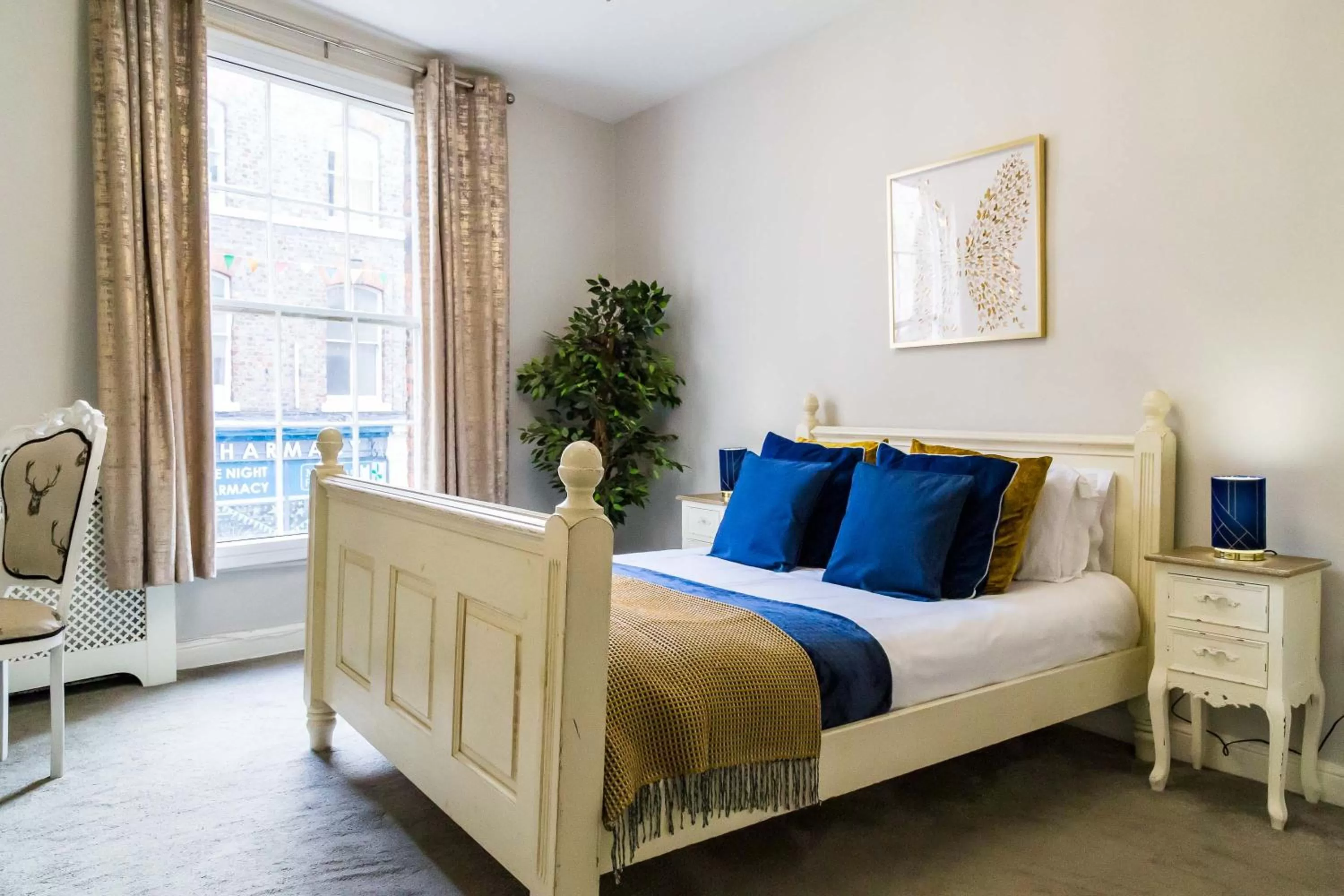 Bed in Goodramgate Apartments