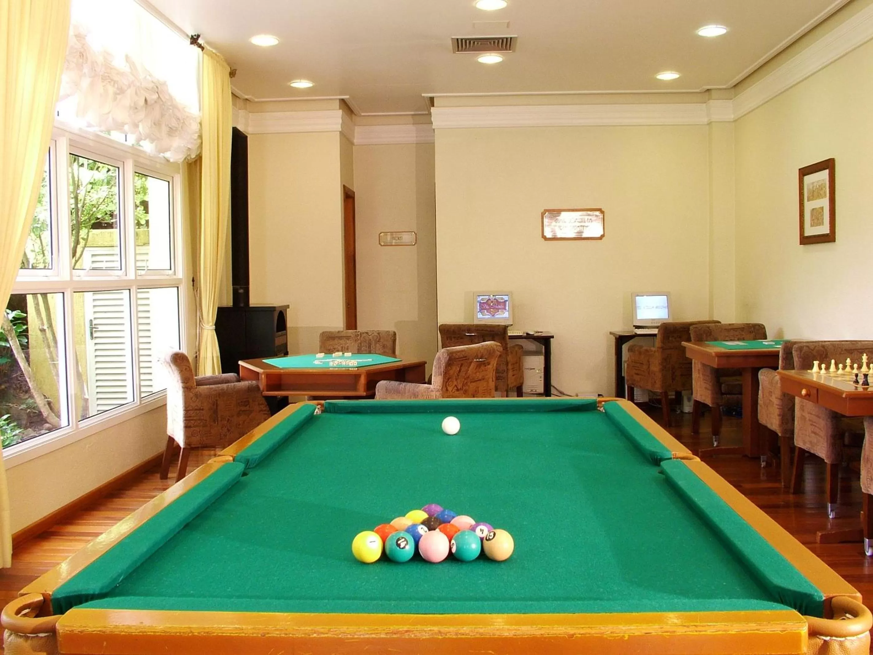 Game Room, Billiards in Hotel Villa Michelon