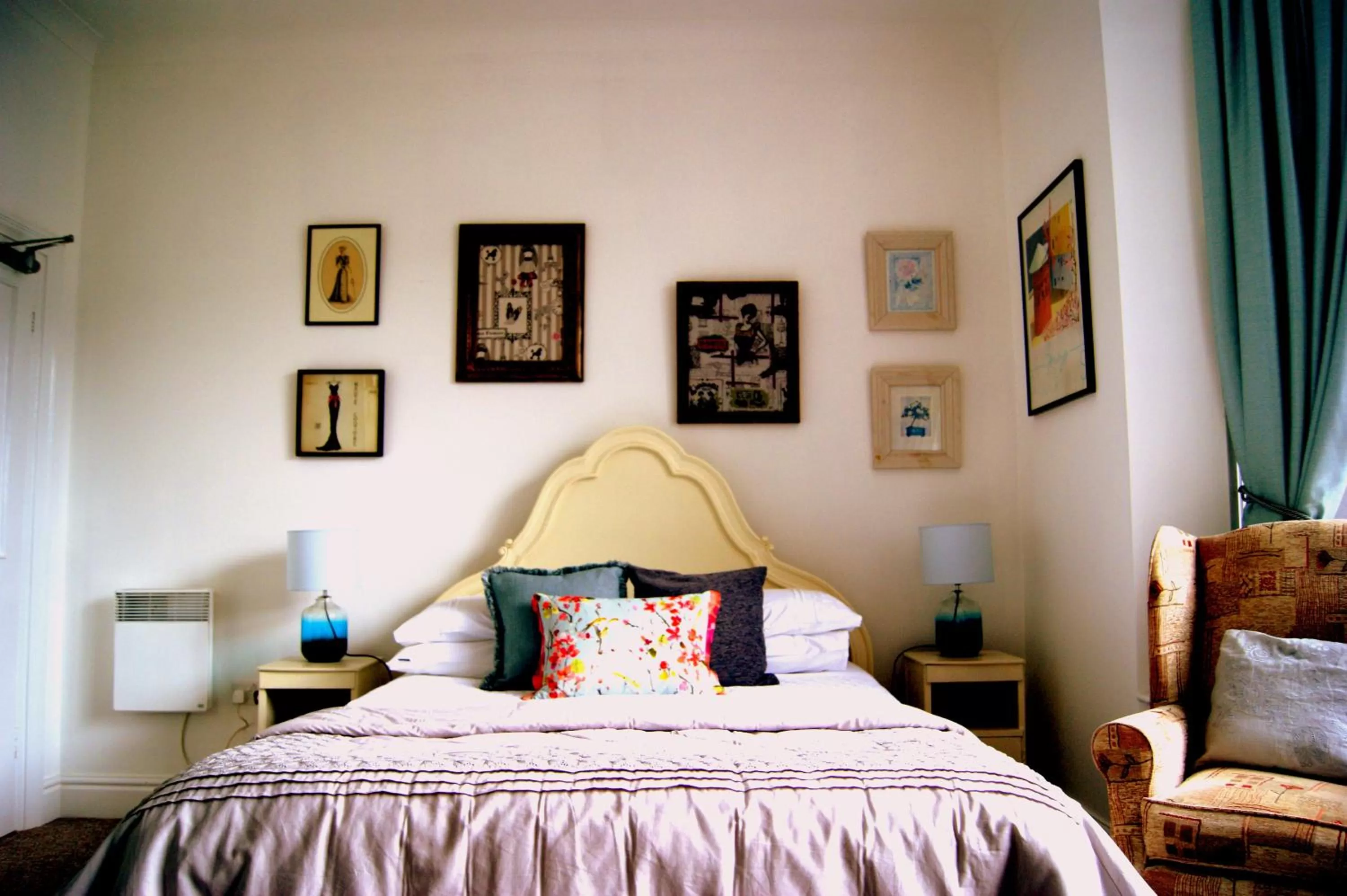 Bed in Sunset Guest House