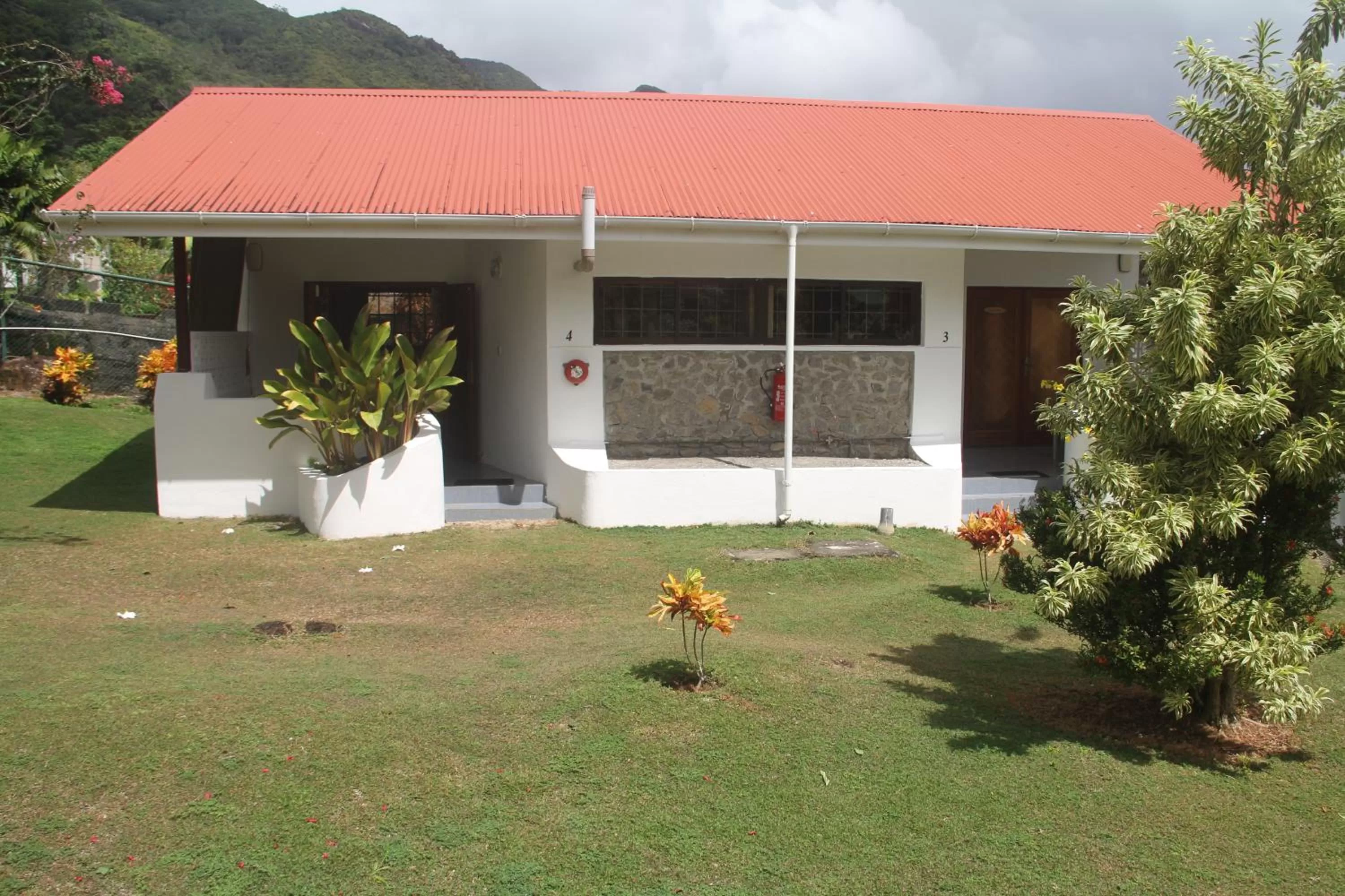Property Building in Daniella's Bungalows