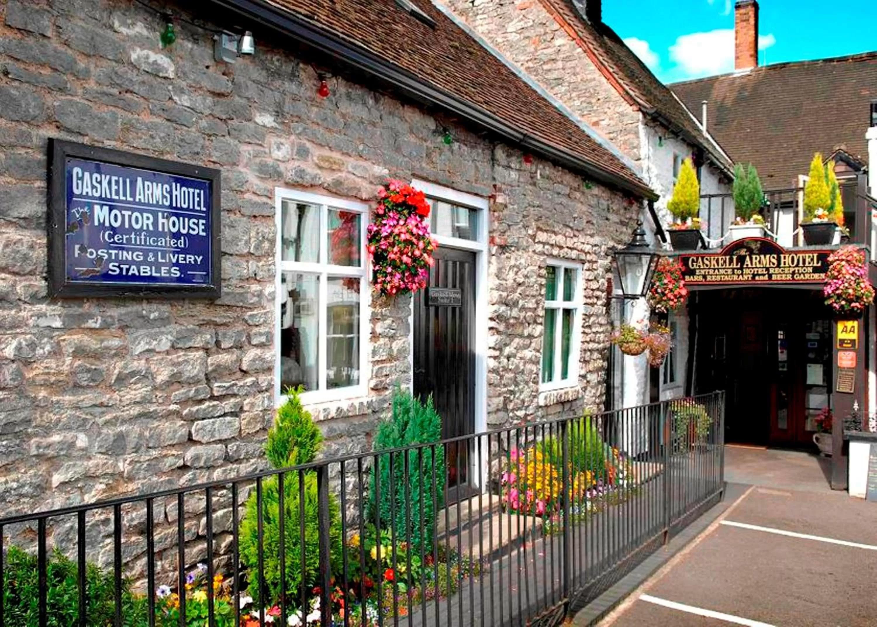 Facade/entrance in Gaskell Arms