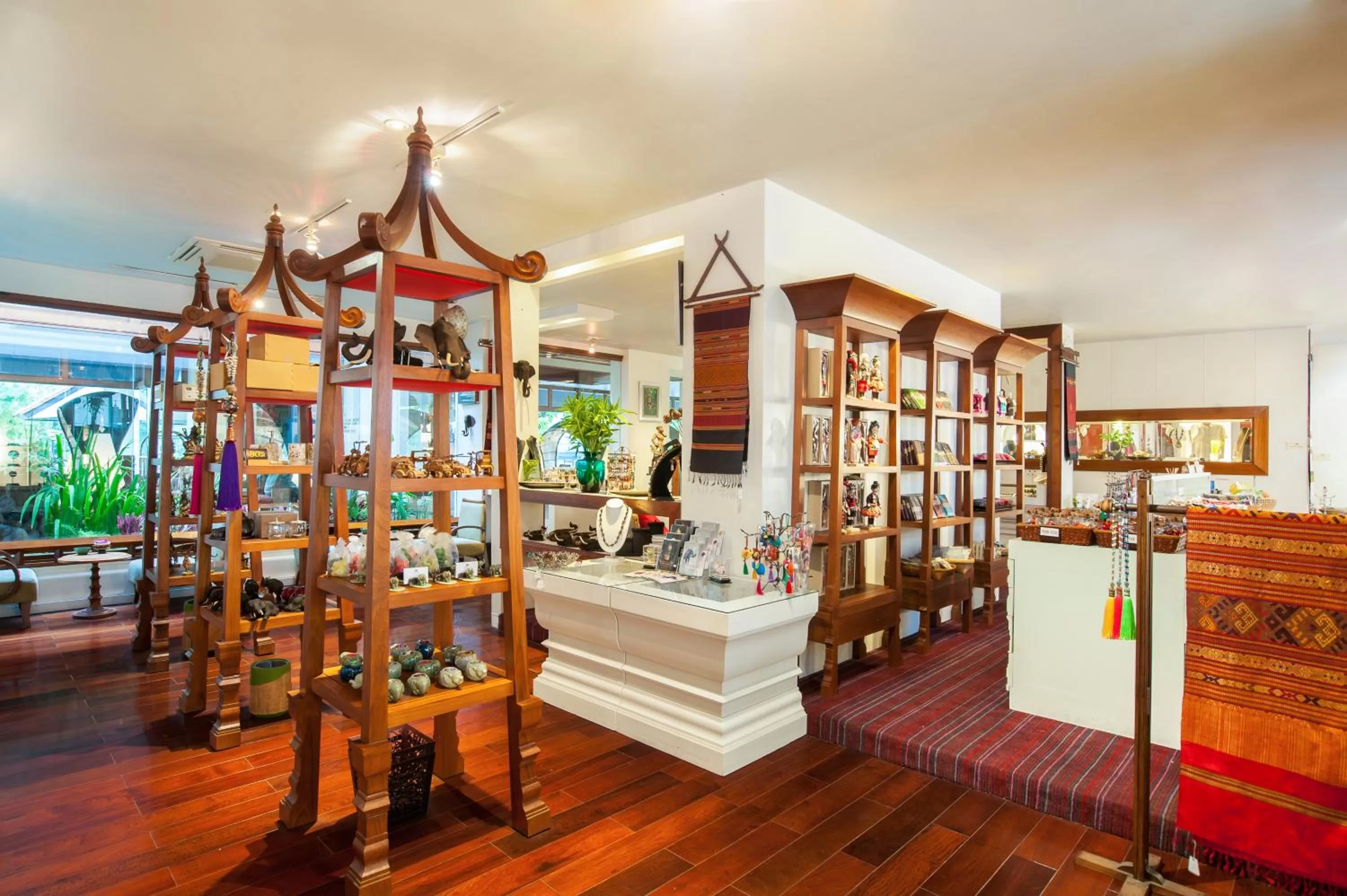 On-site shops in RatiLanna Riverside Spa Resort