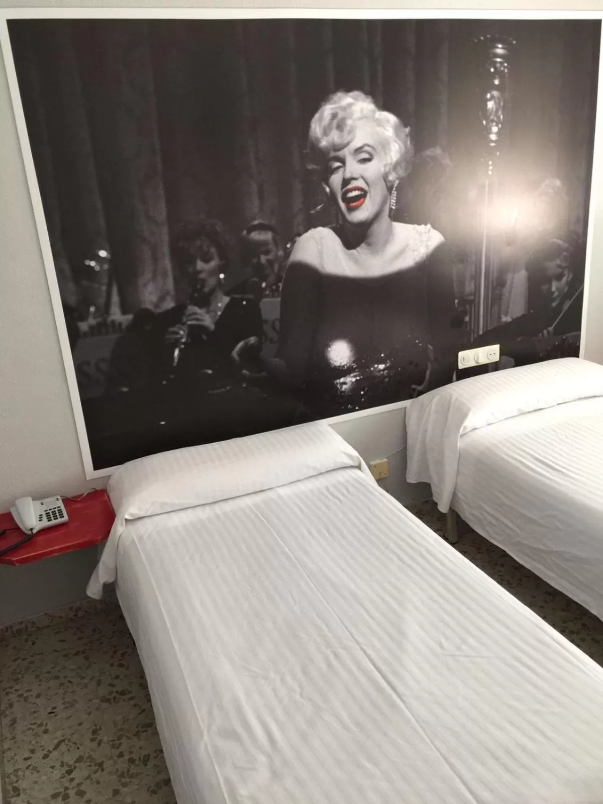 Photo of the whole room, Bed in Hotel Sur Utopia
