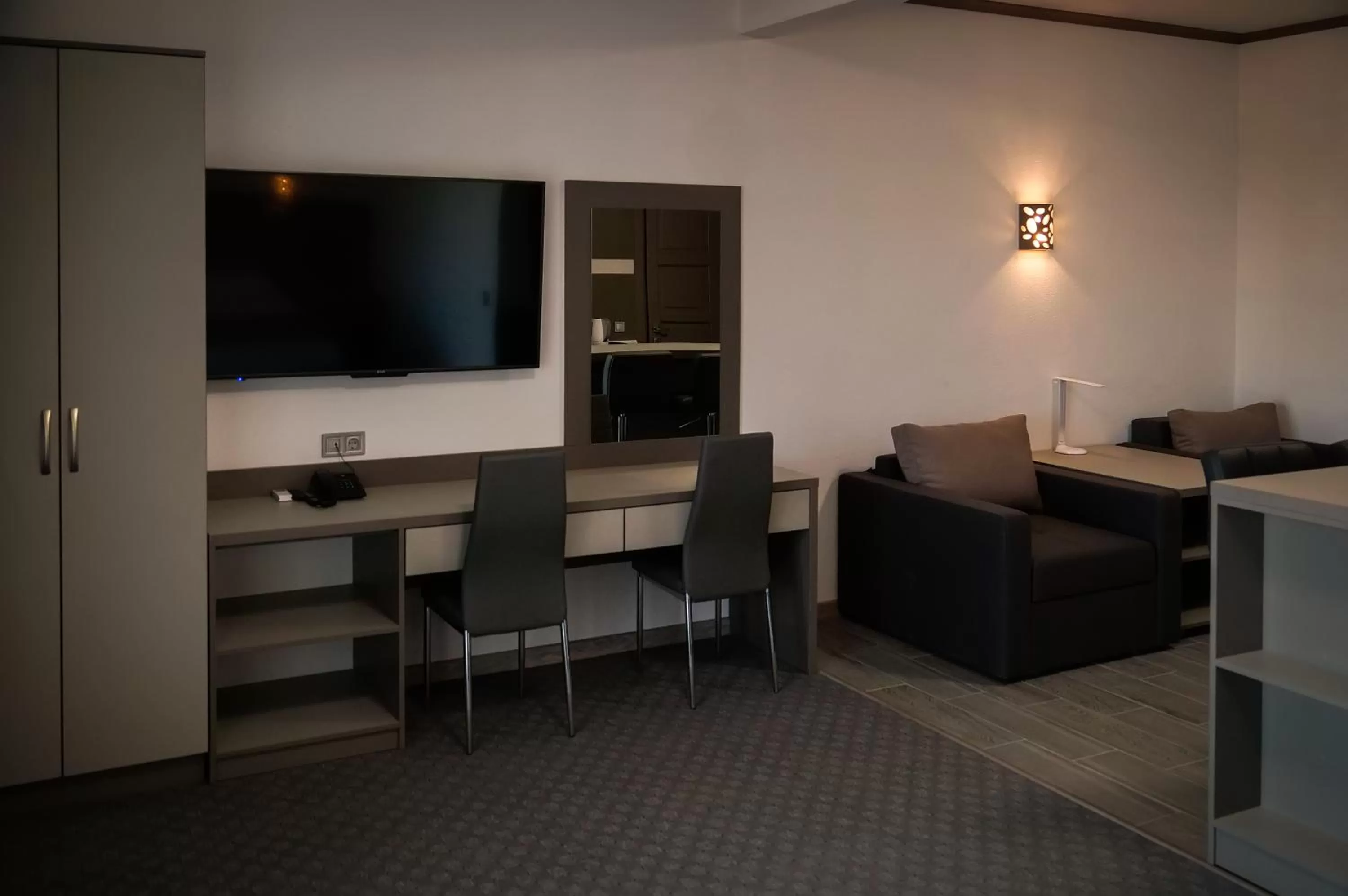 TV/Entertainment Center in Delta Hotel