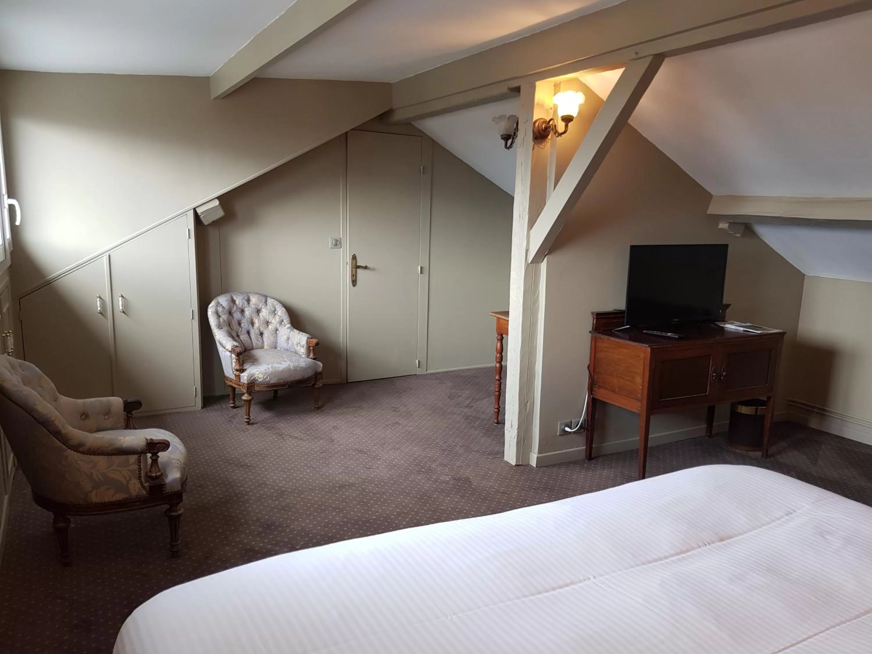 Photo of the whole room, Bed in Les Cabines
