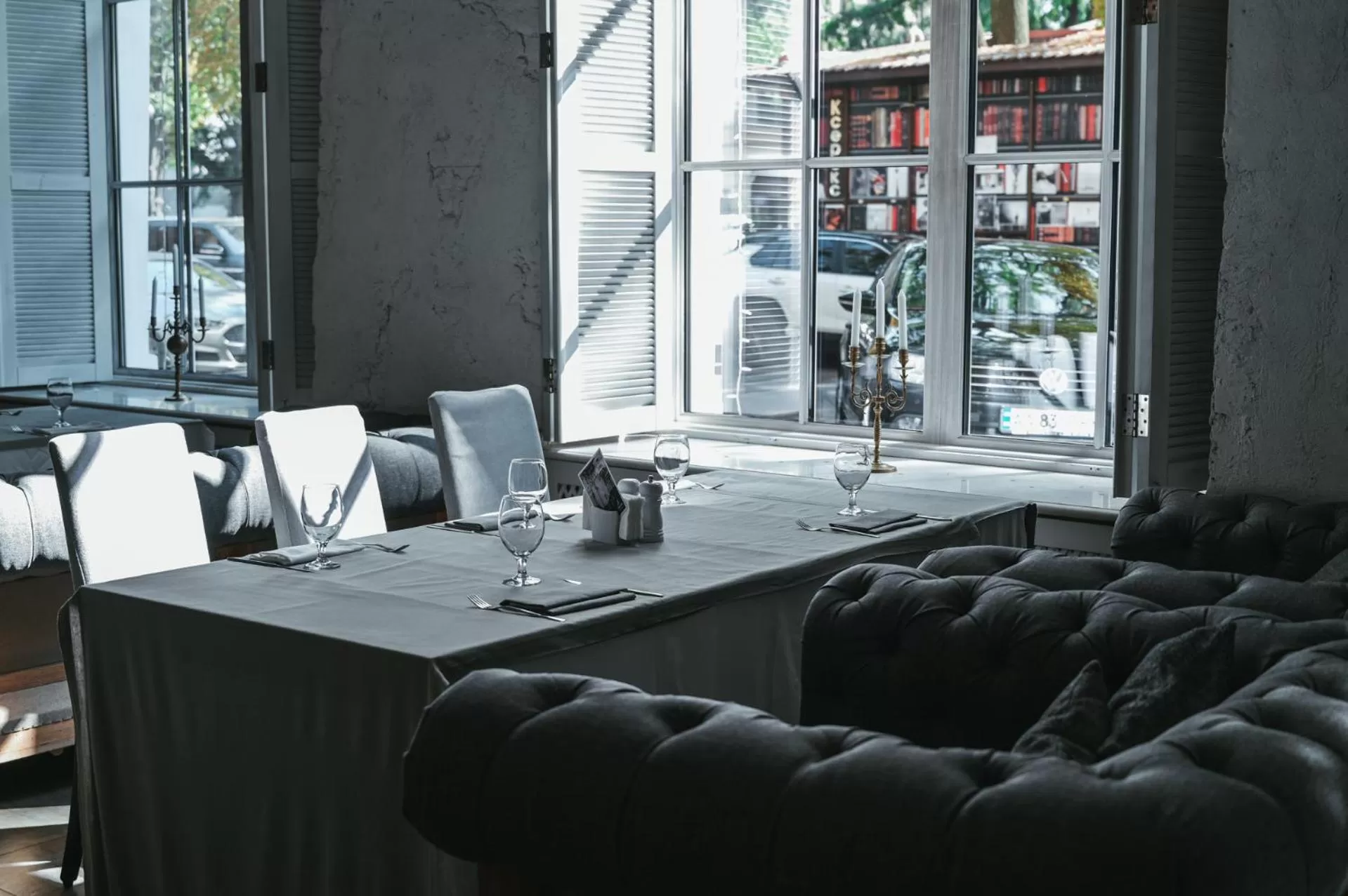 Restaurant/places to eat in Alexandrovskiy Hotel