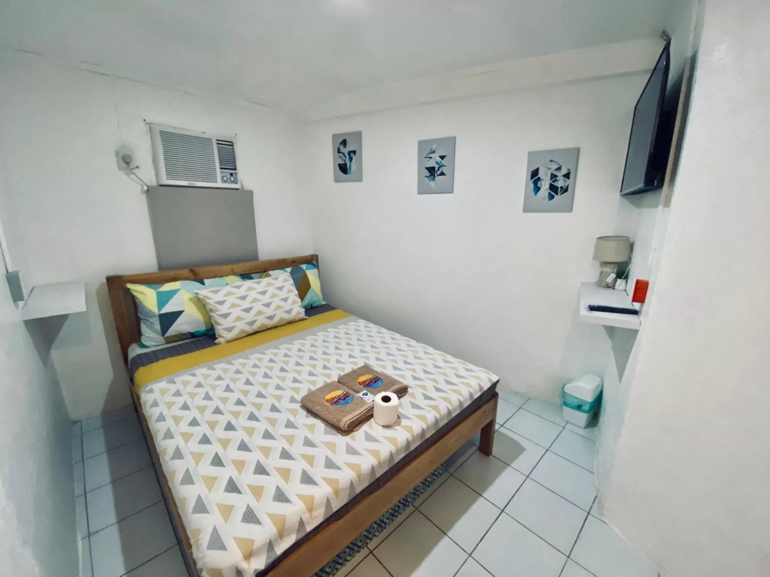 Bedroom, Bed in West Coast Beach House