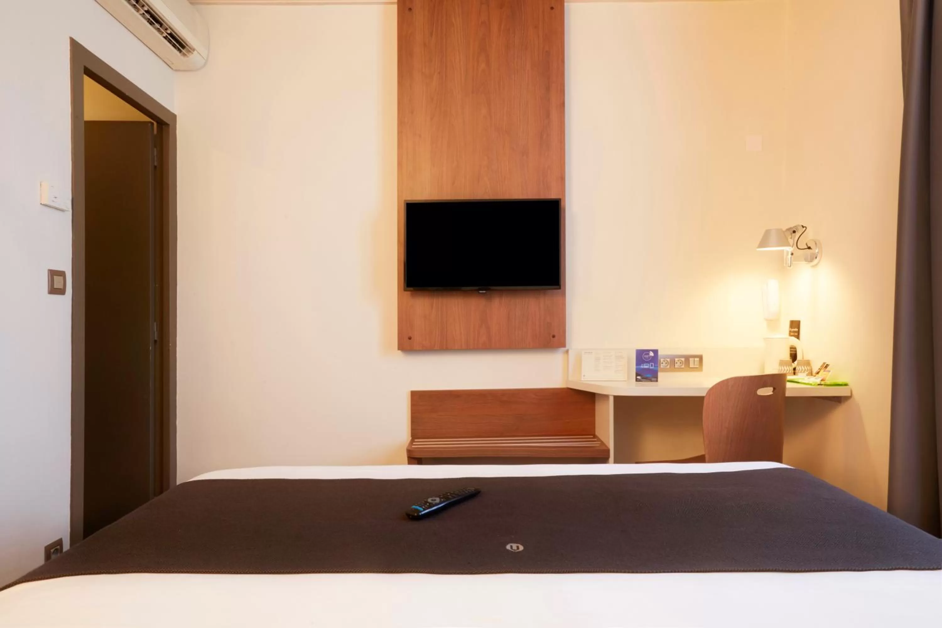 Next Generation Double Room (1 double bed) in Campanile Orléans Centre Gare