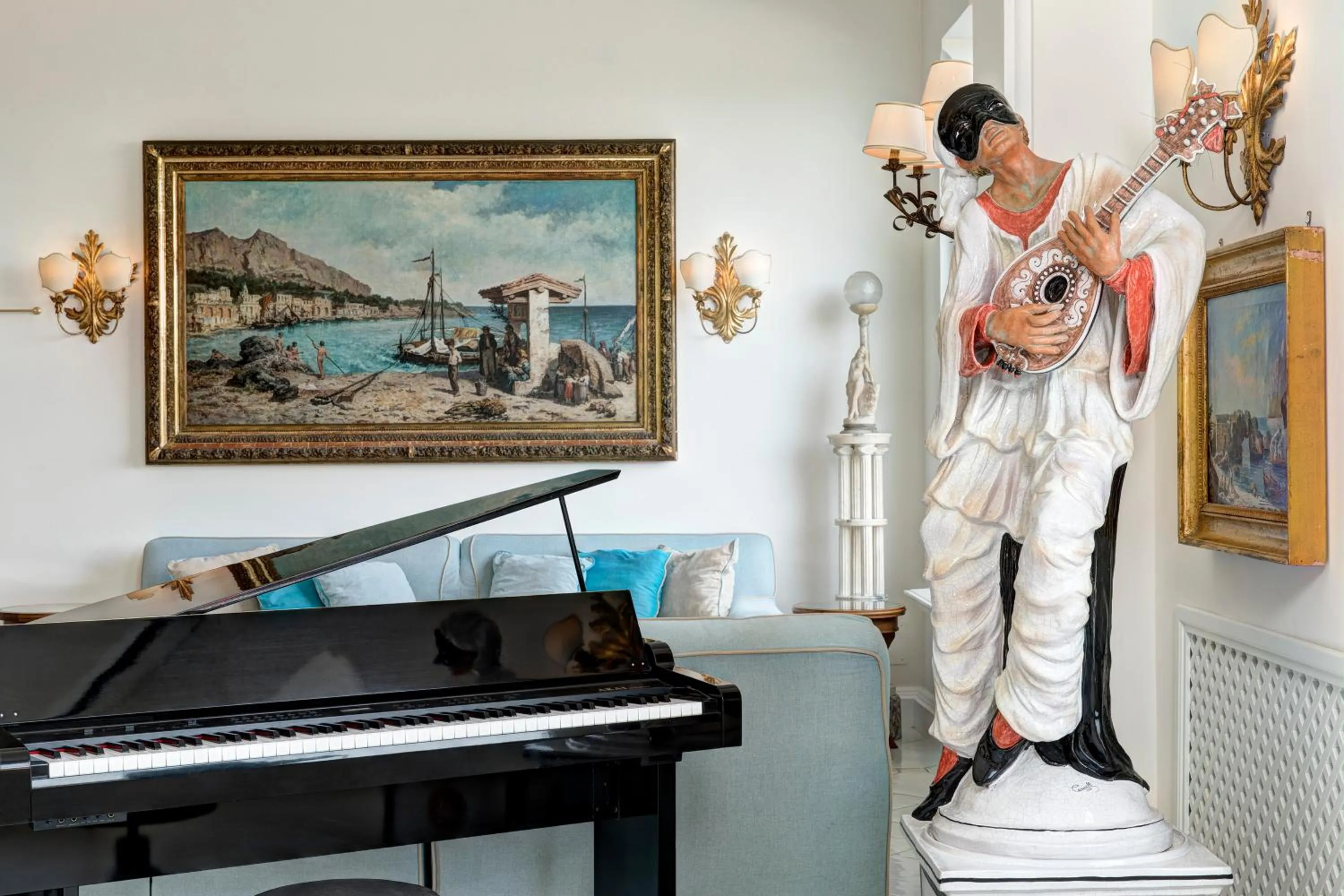 Decorative detail in Grand Hotel de la Ville