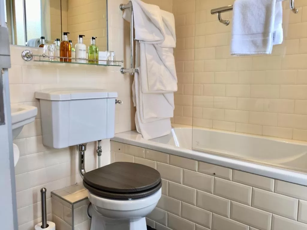 Castle Hotel & Apartments