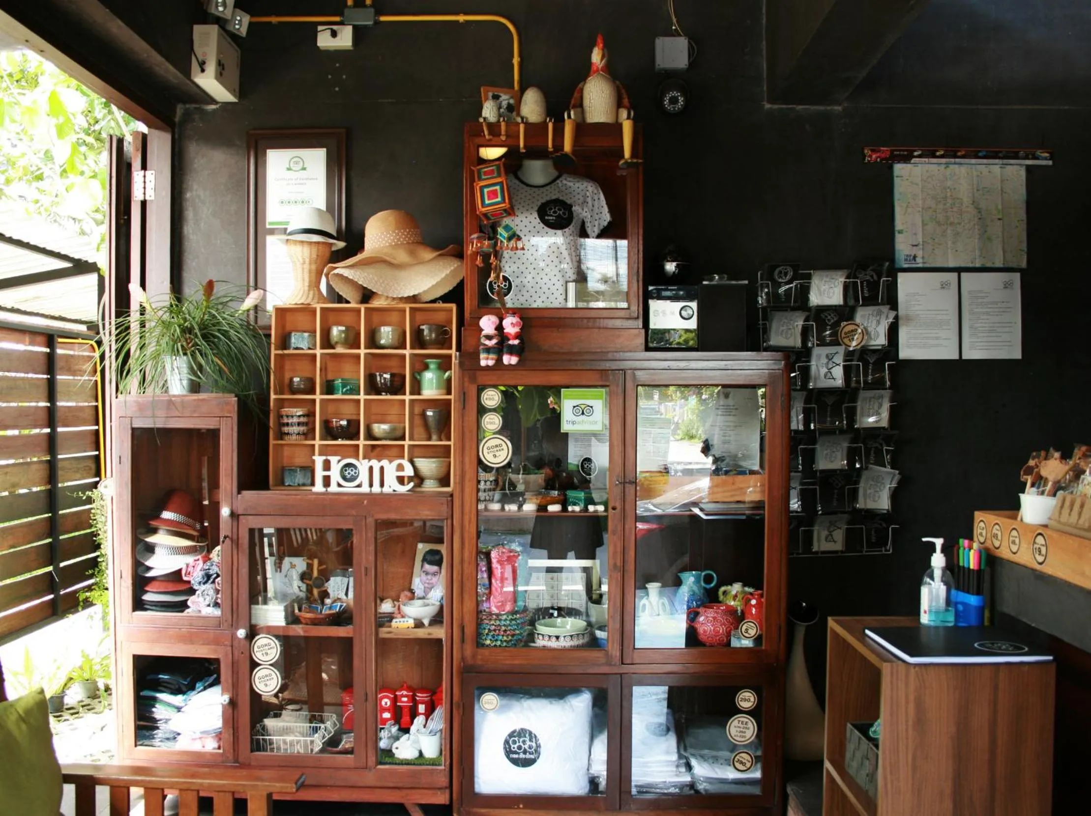 On-site shops in Gord ChiangMai Hotel