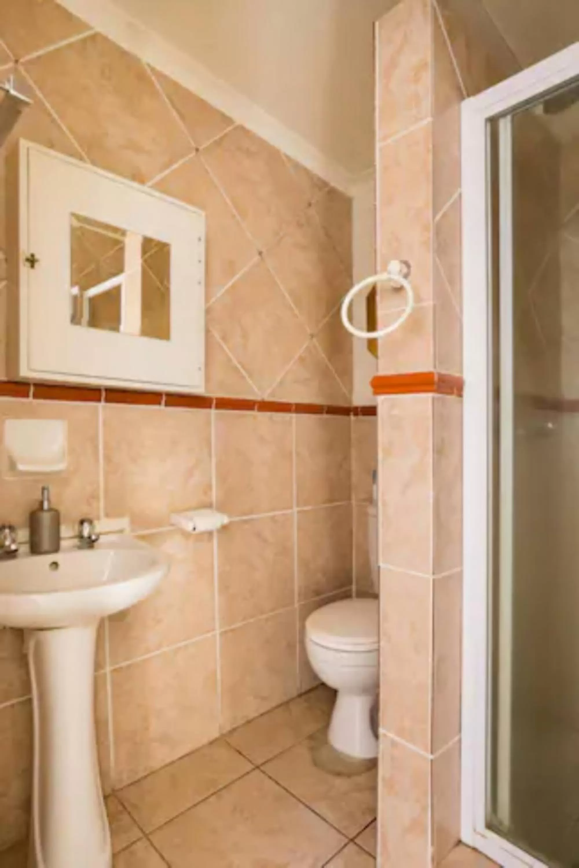 Bathroom in 54 Brecher