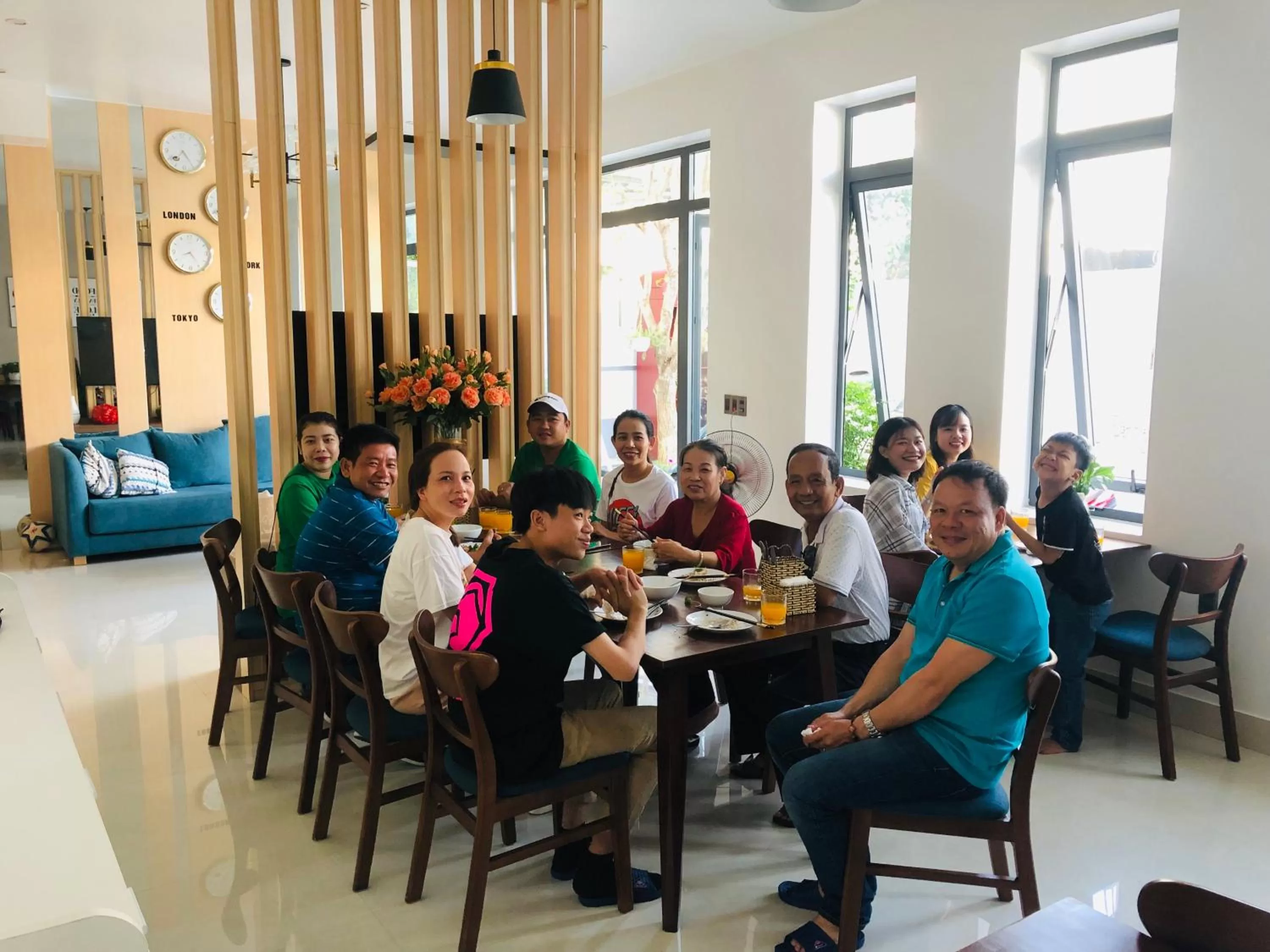 Restaurant/Places to Eat in Peaceful House Hostel