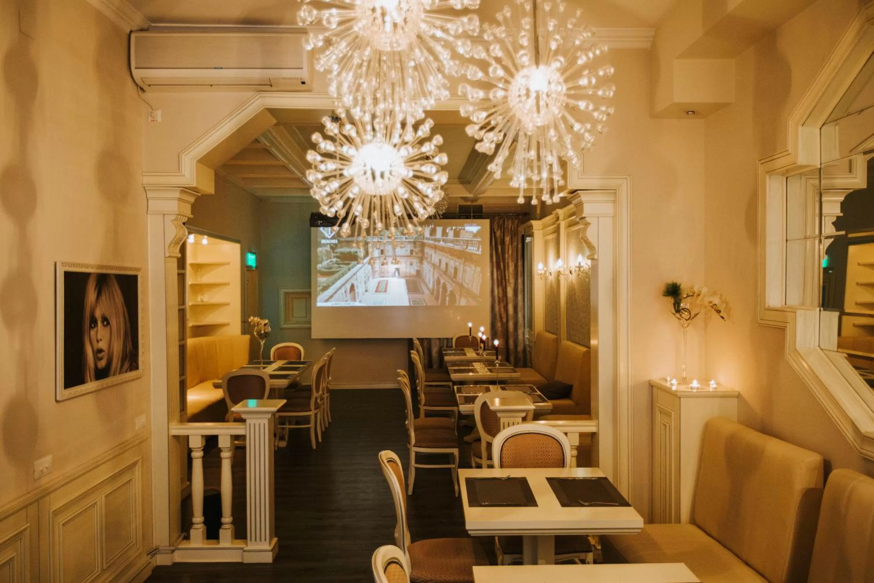 Restaurant/Places to Eat in Vila Cornelia