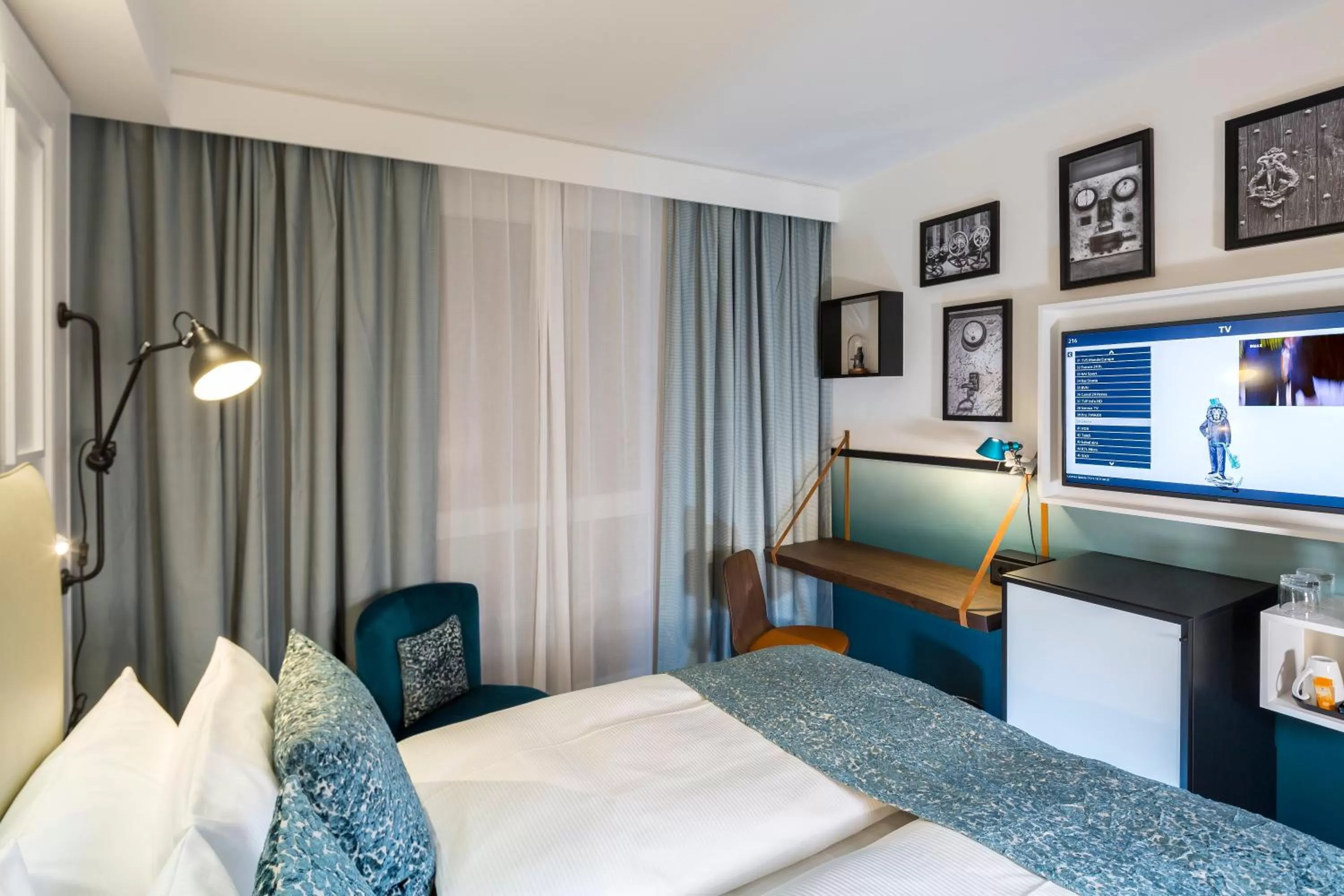 Bed in Hotel Indigo Dresden - Wettiner Platz by IHG
