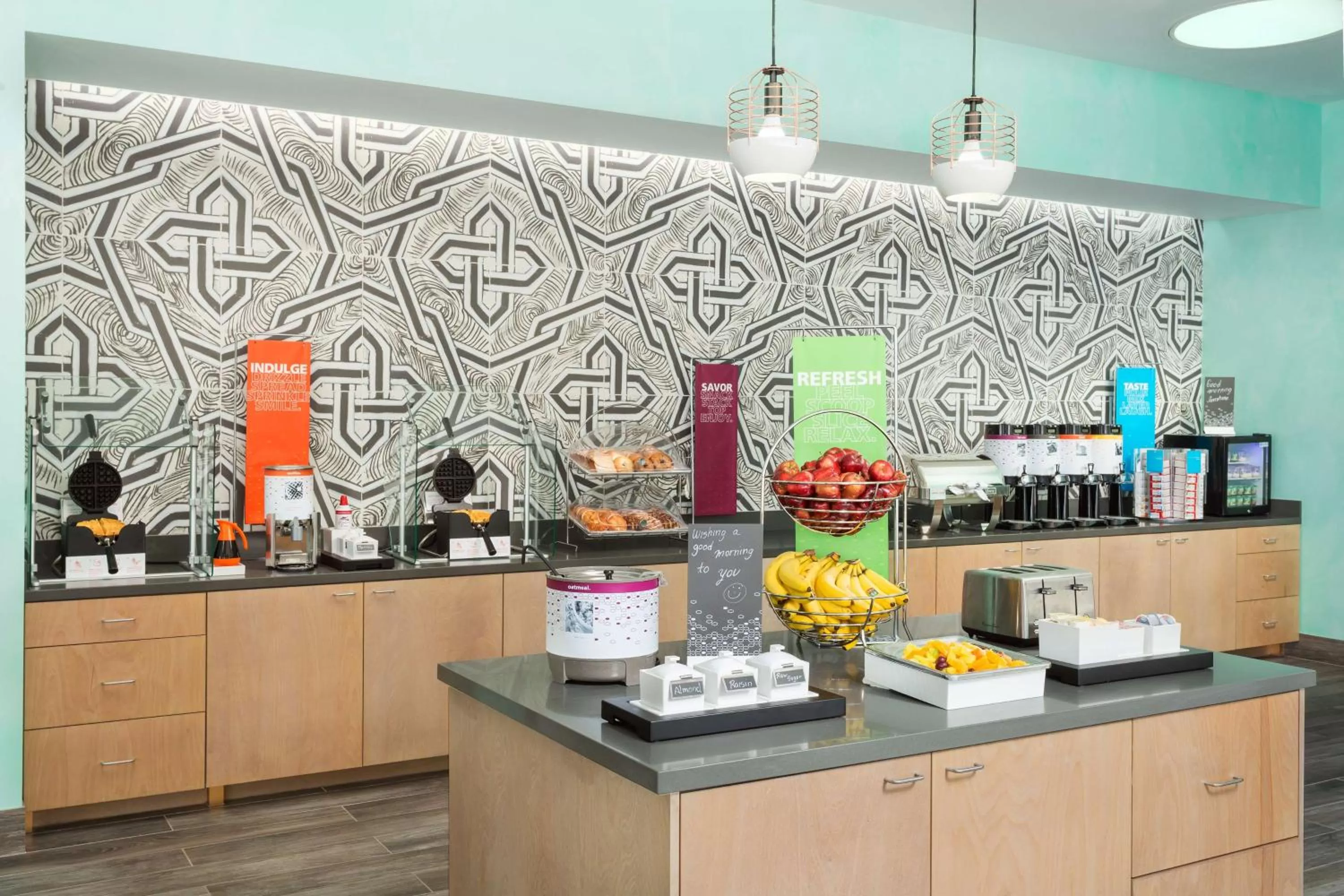 Breakfast in Hampton Inn & Suites Santa Monica