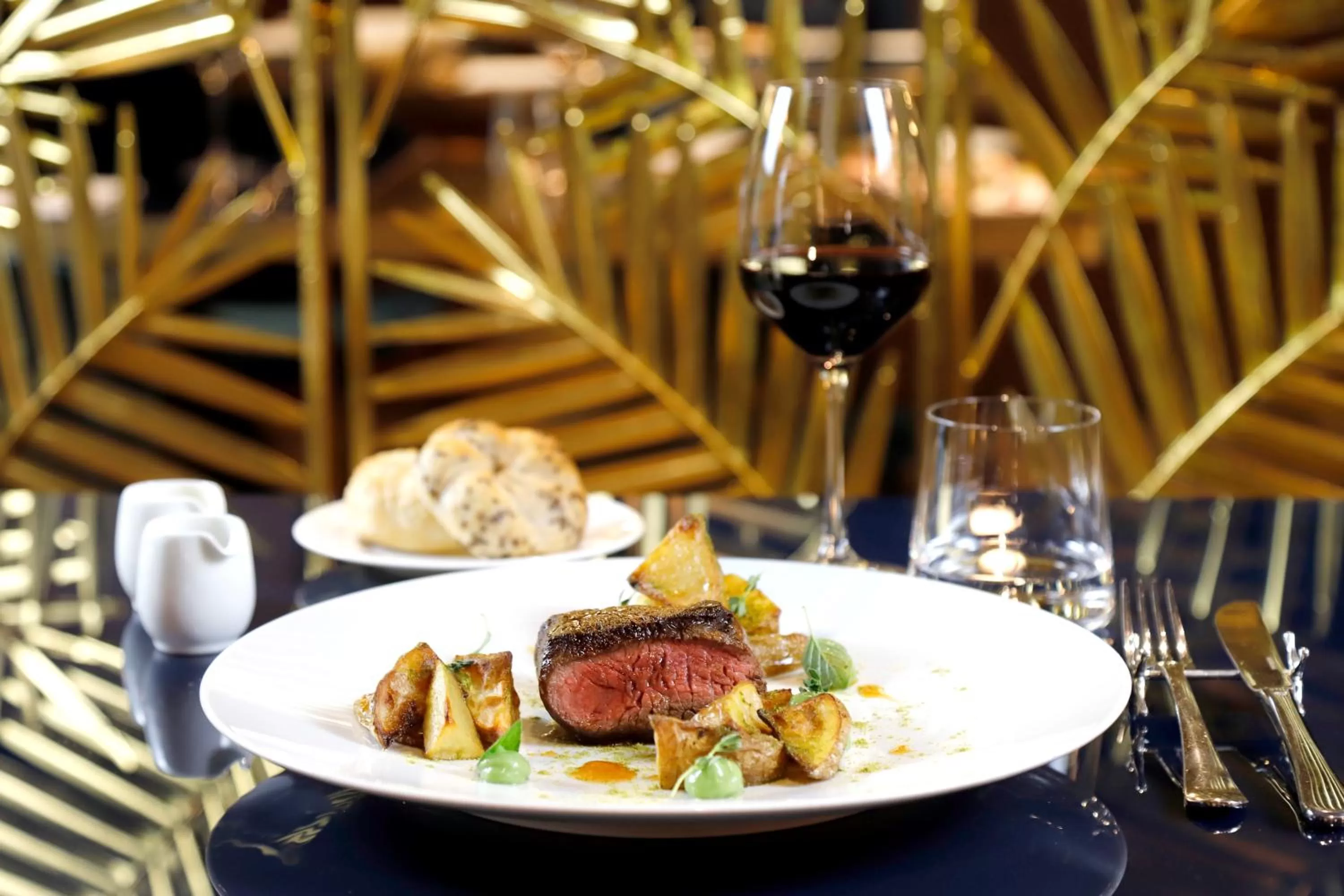 Restaurant/places to eat in Bianca Maria Palace Hotel