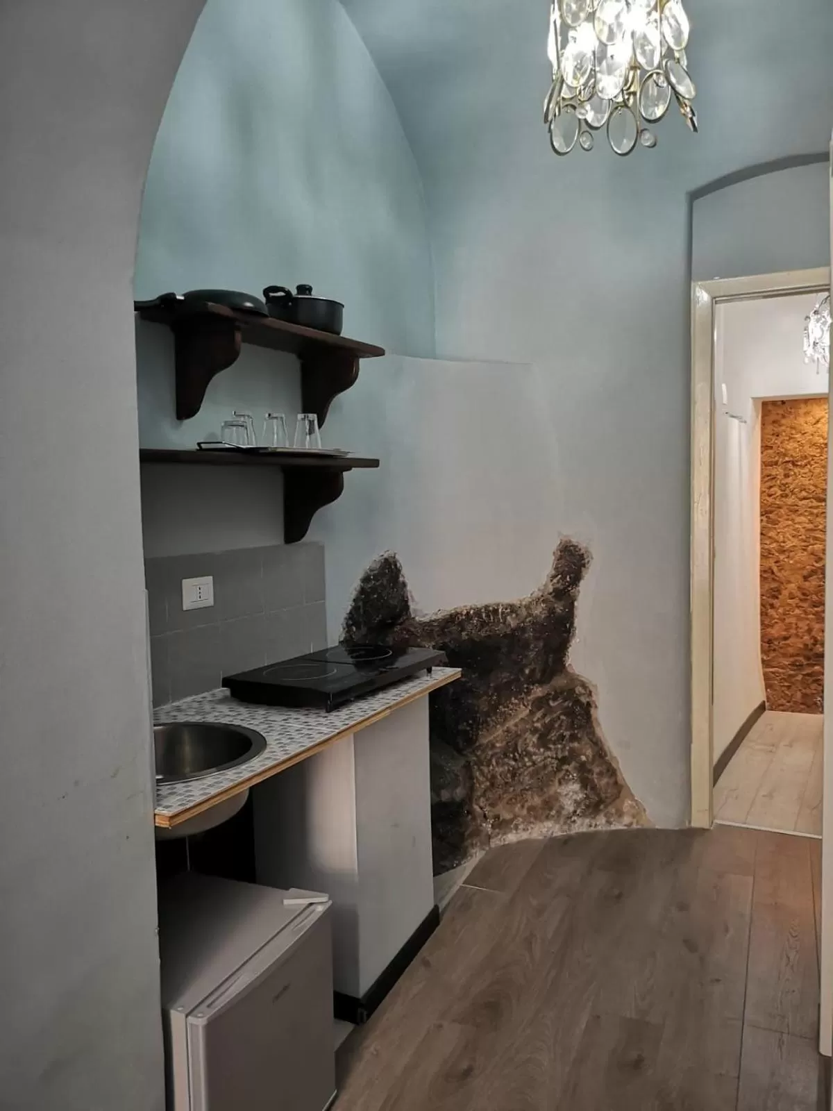 Kitchen or kitchenette in Hotel Sangiuliano 132 centro storico Catania