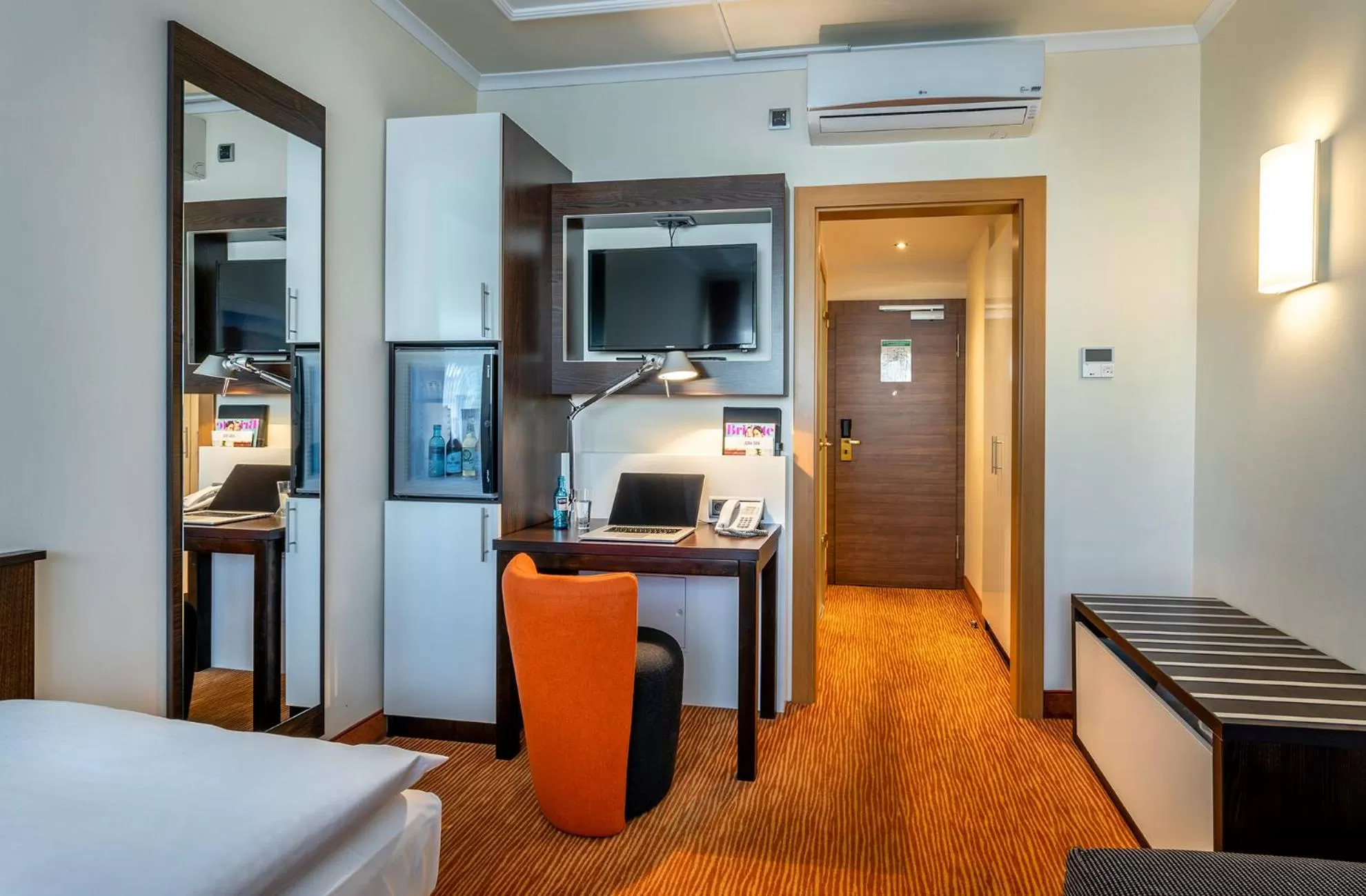 Photo of the whole room, Bed in Insel Hotel Bonn - Superior