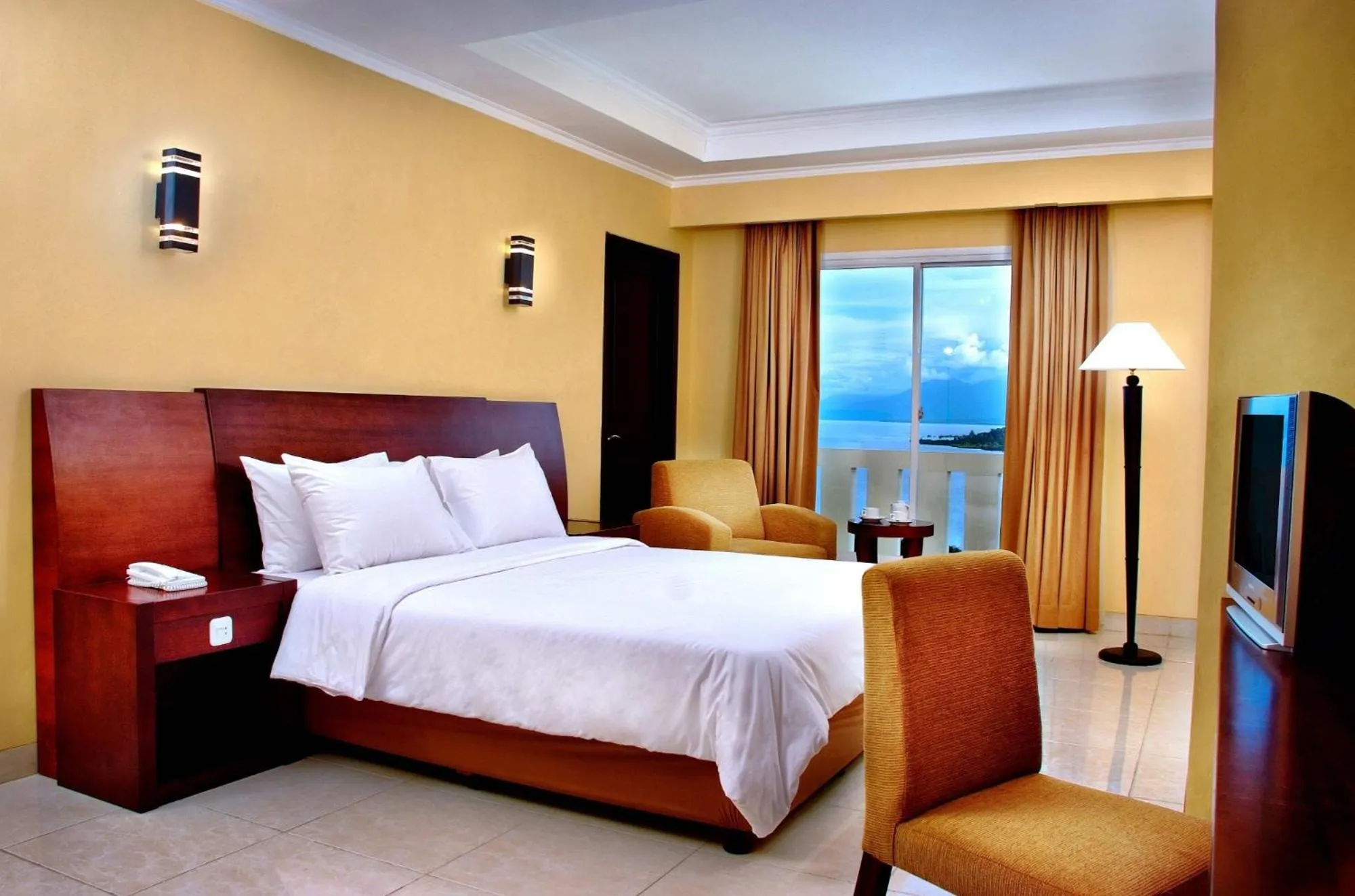 Bed in ASTON Niu Manokwari Hotel & Conference Center