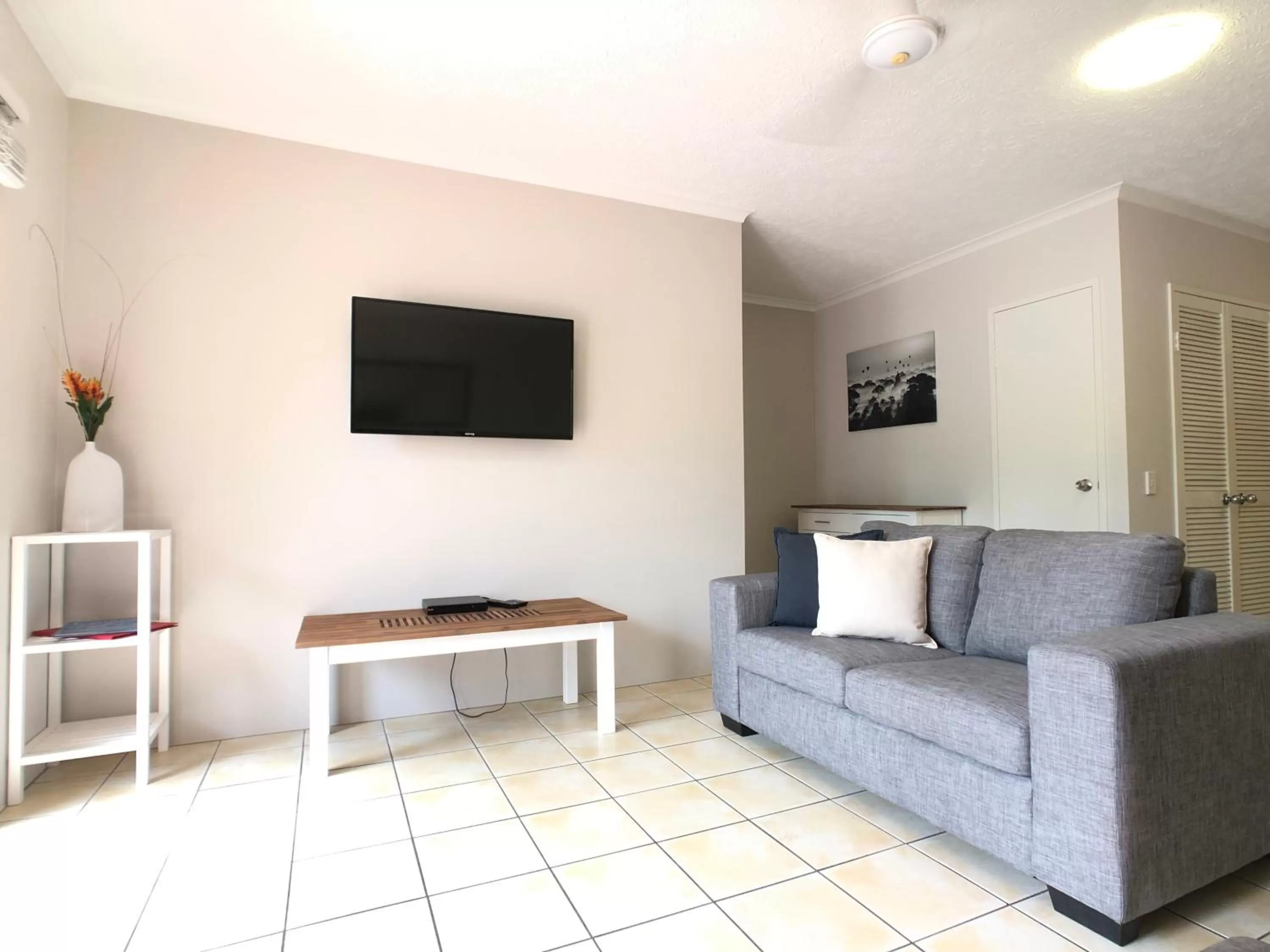 TV and multimedia in Cairns Beach Resort