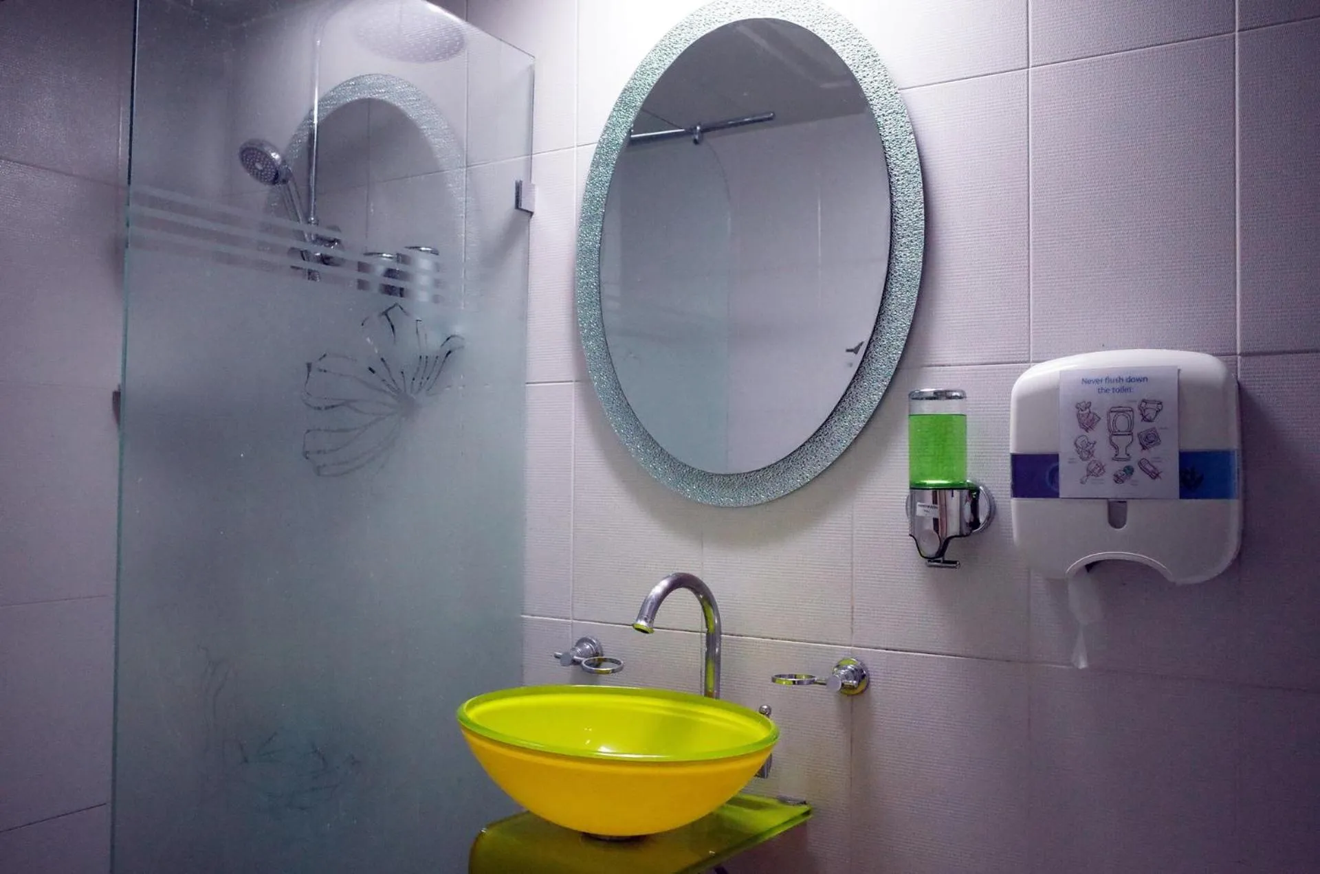 Shower in YaKorea Hostel Gangnam