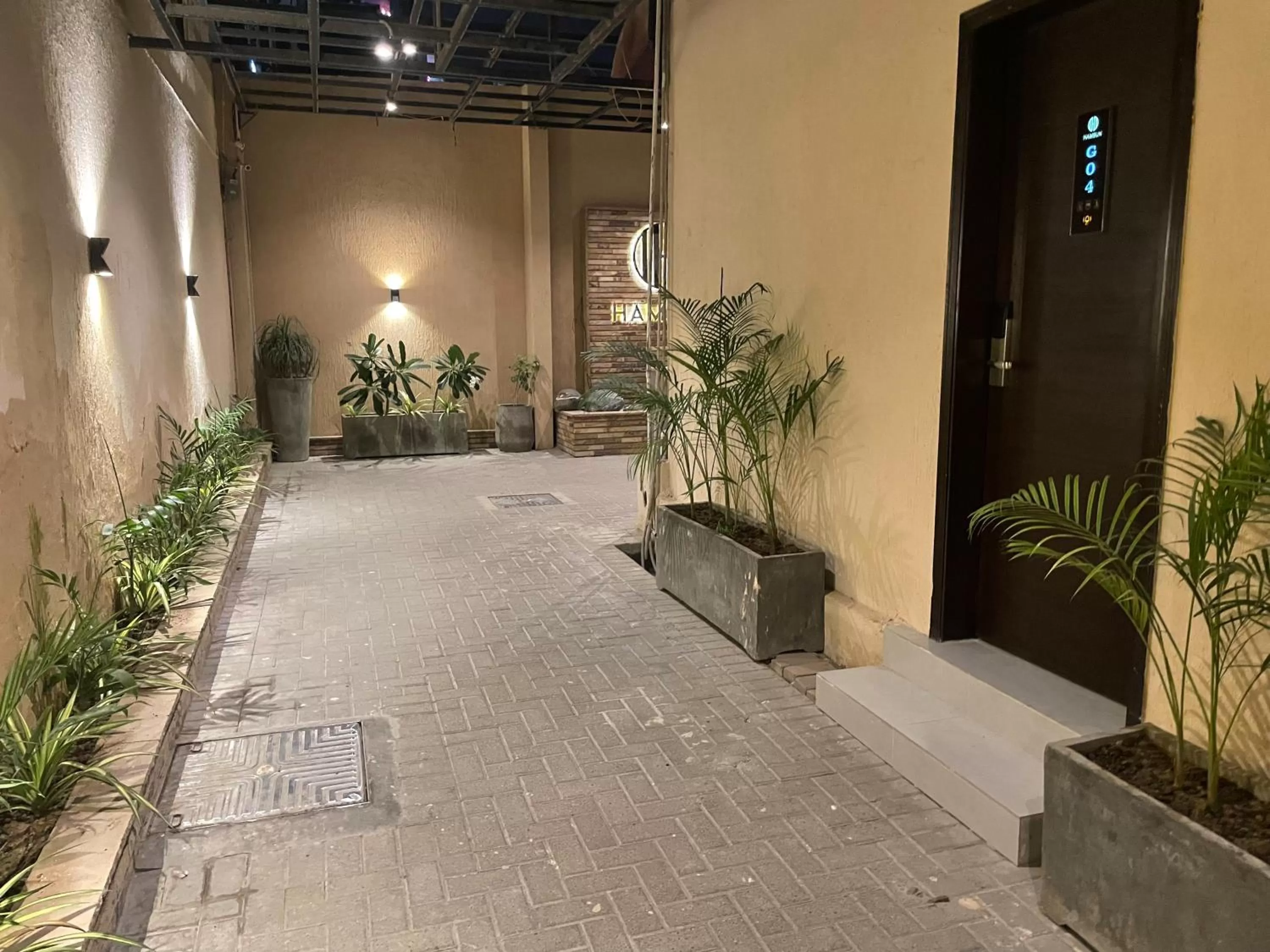 Patio in Hamsun Shahrah-e-Faisal