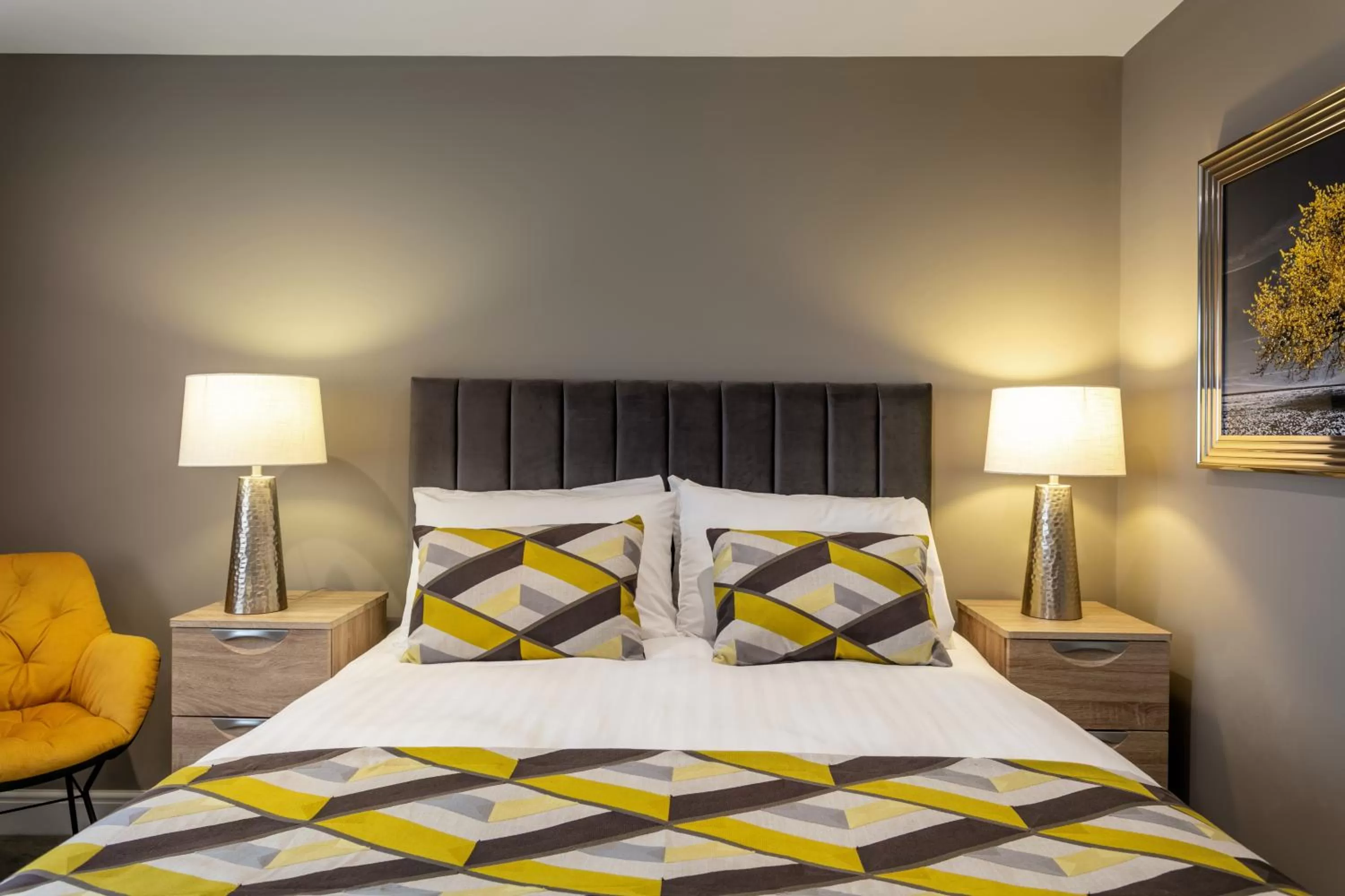 Bedroom, Bed in Roydon Marina Village Hotel