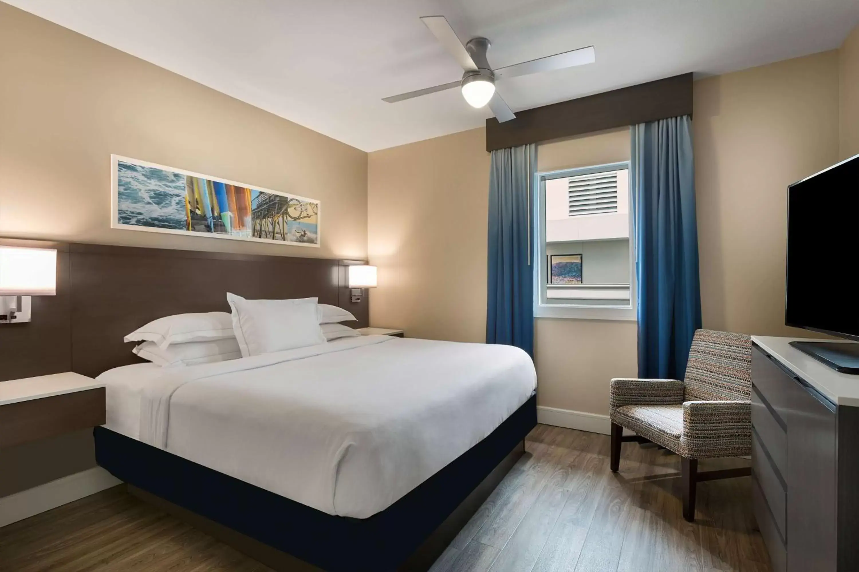 One-Bedroom King Suite with Sofa Bed in Hilton Grand Vacations Club Ocean 22 Myrtle Beach One-Bedroom King Suite with Sofa Bed in Hilton Grand Vacations Club Ocean 22 Myrtle Beach