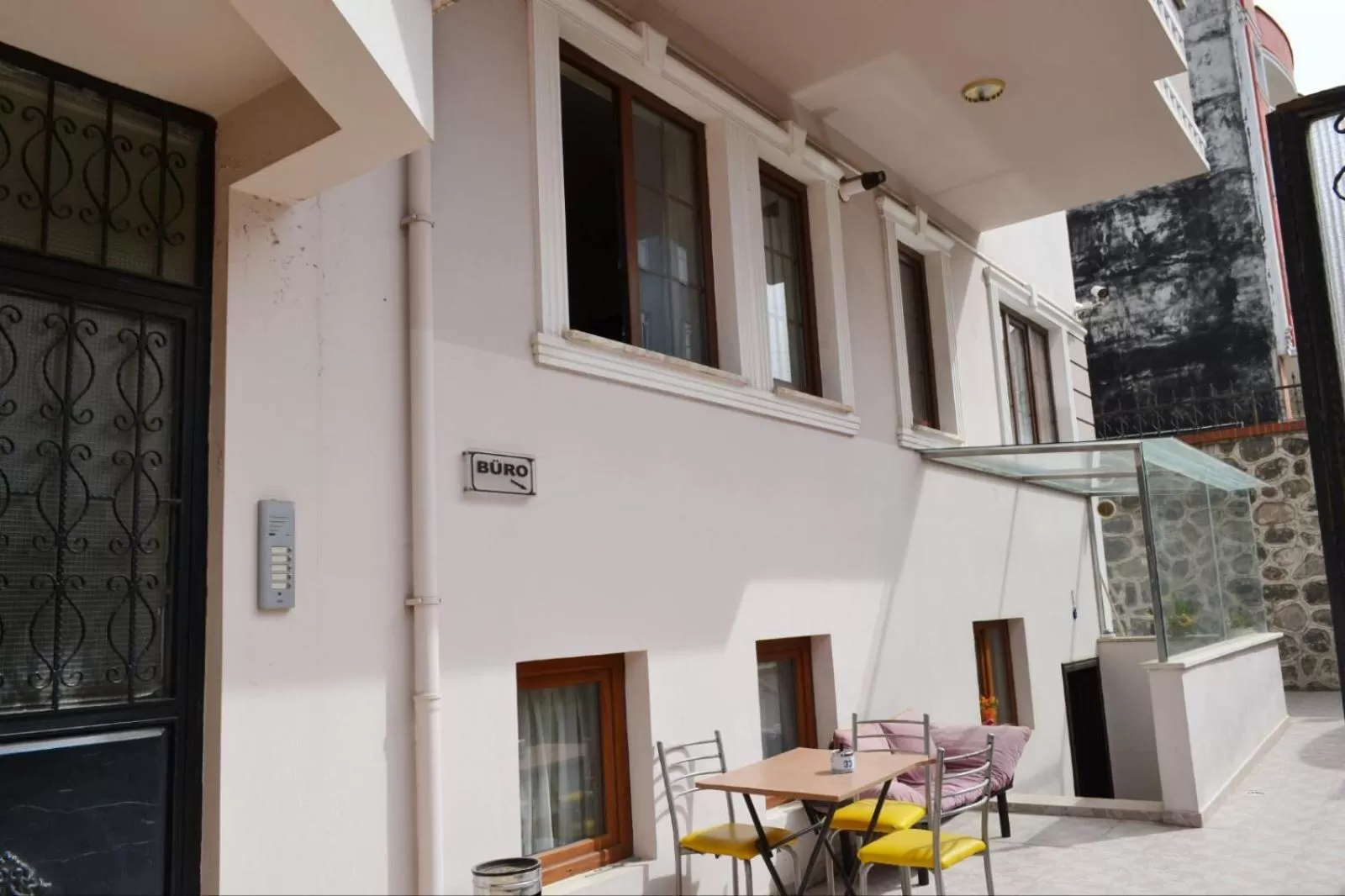 Facade/entrance in The Twins Apartmens