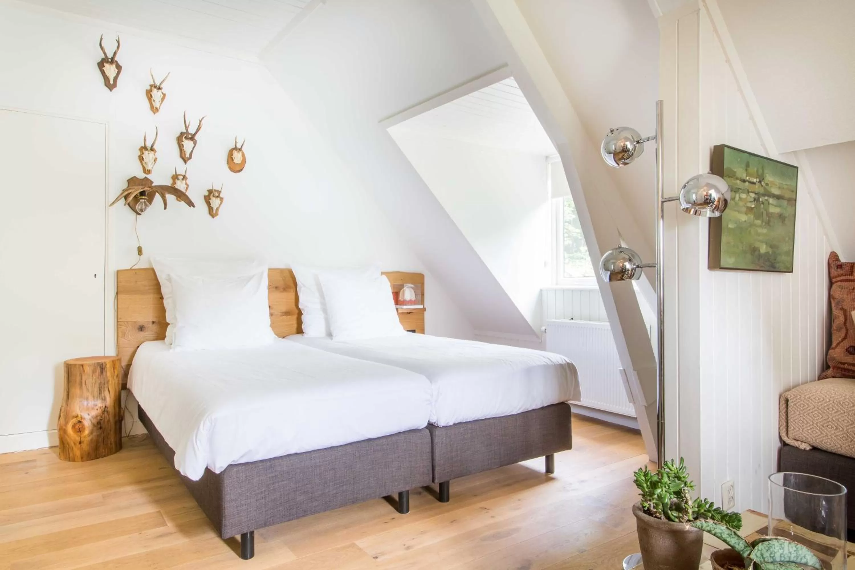 Photo of the whole room, Bed in de Lochemse Berg