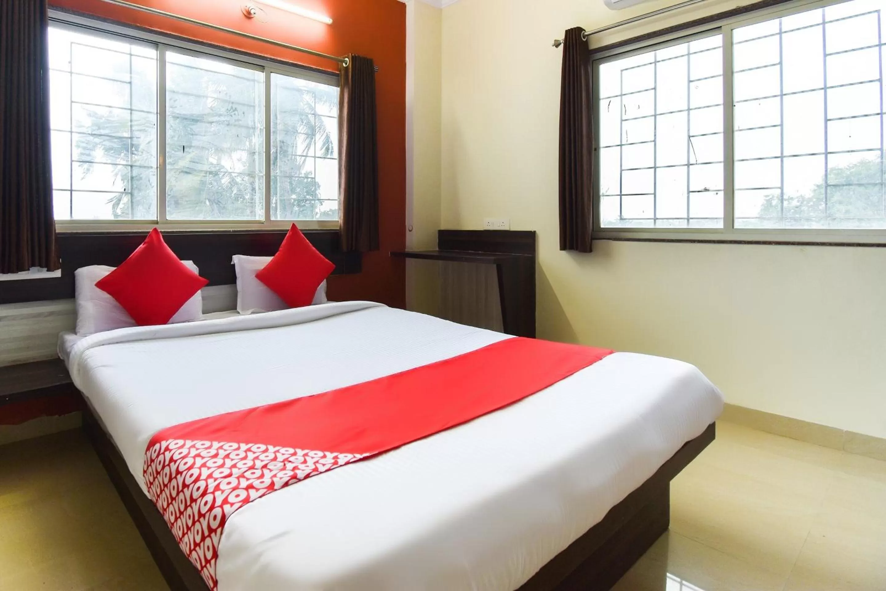 Bedroom, Bed in OYO Flagship 43302 Hotel Sargam
