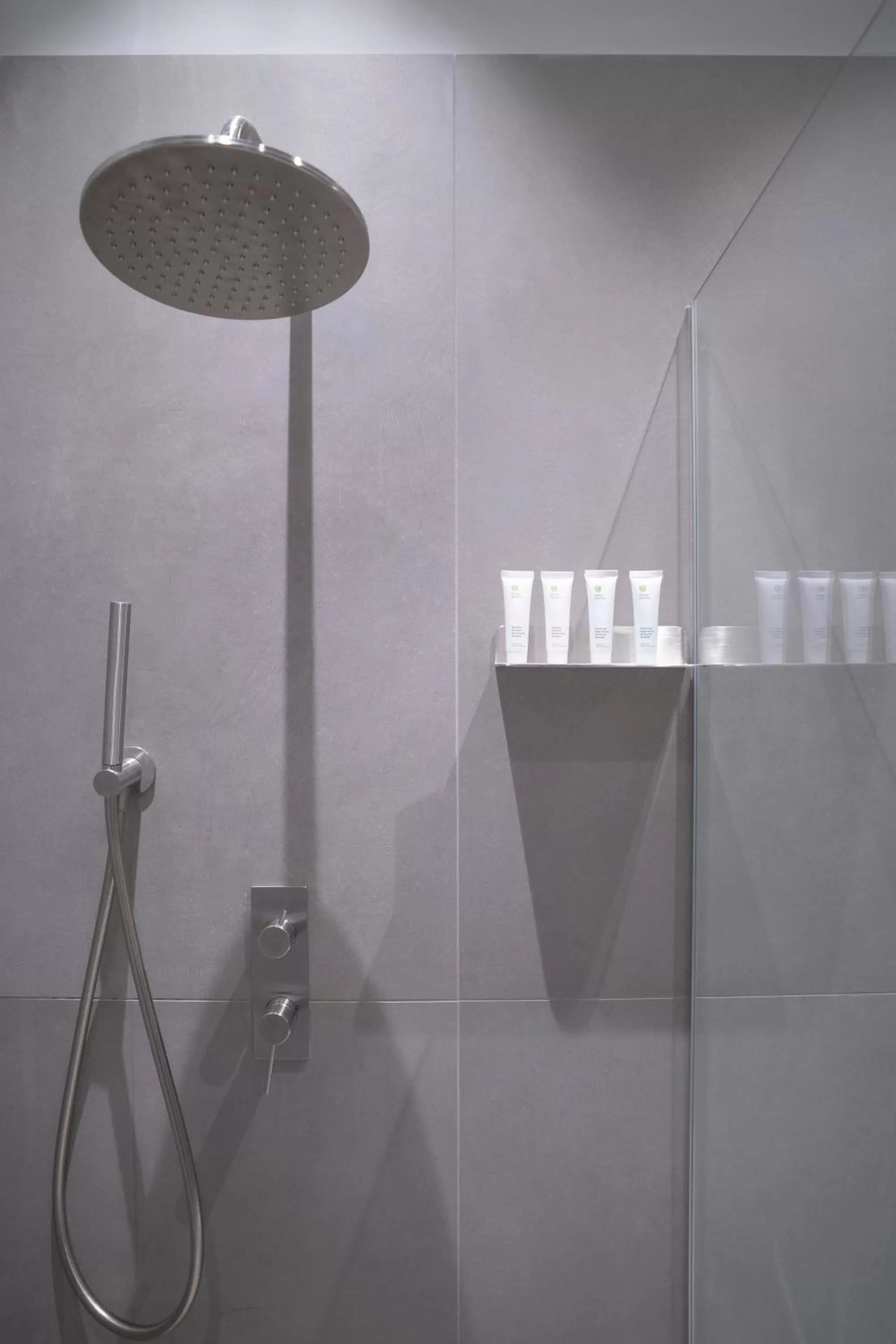 Shower in Palazzo Cornalia