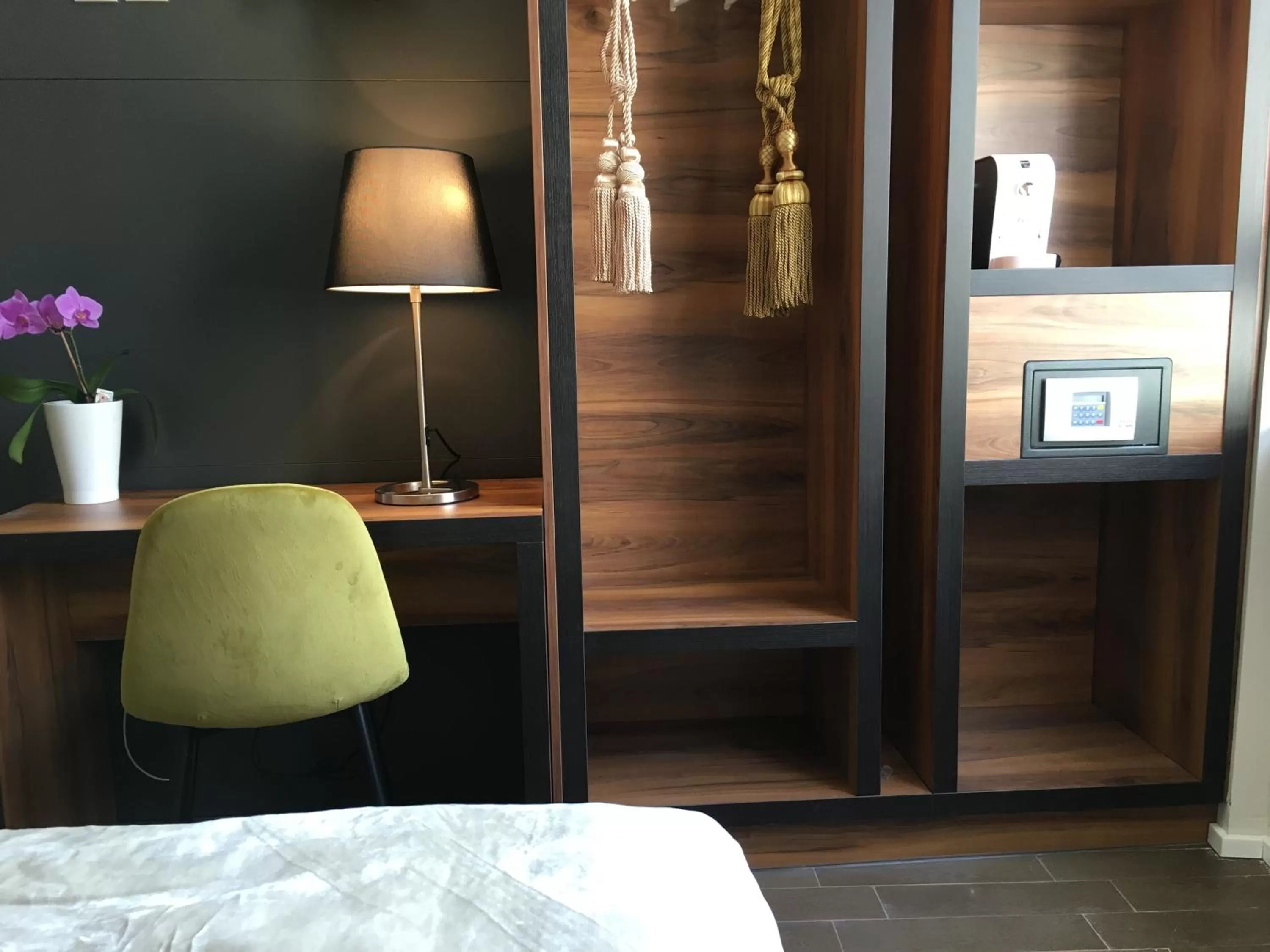 Bed in Apollo Hotel Vienna