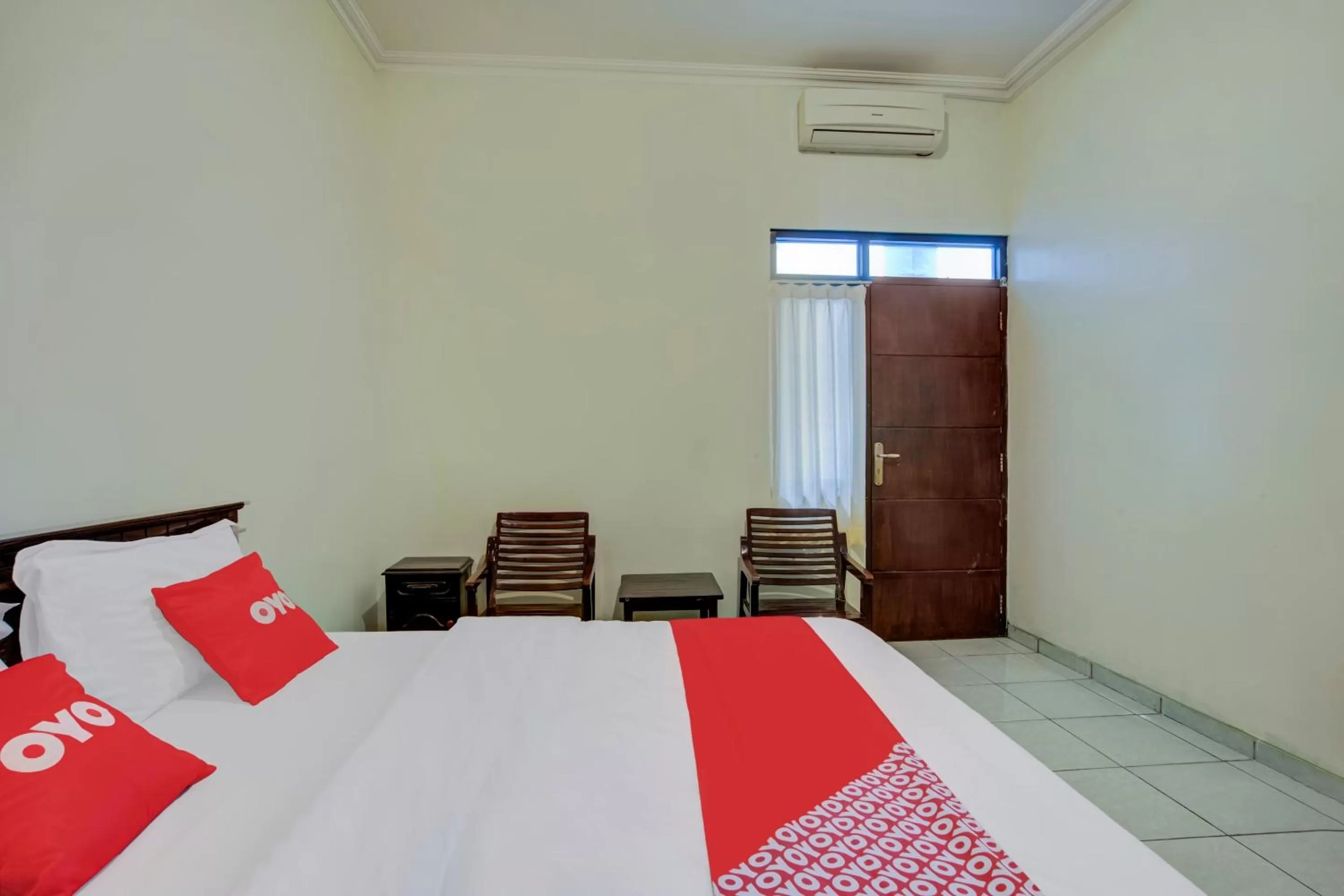 Bedroom, Bed in OYO 3862 Syariah Hotel Pandan Wangi