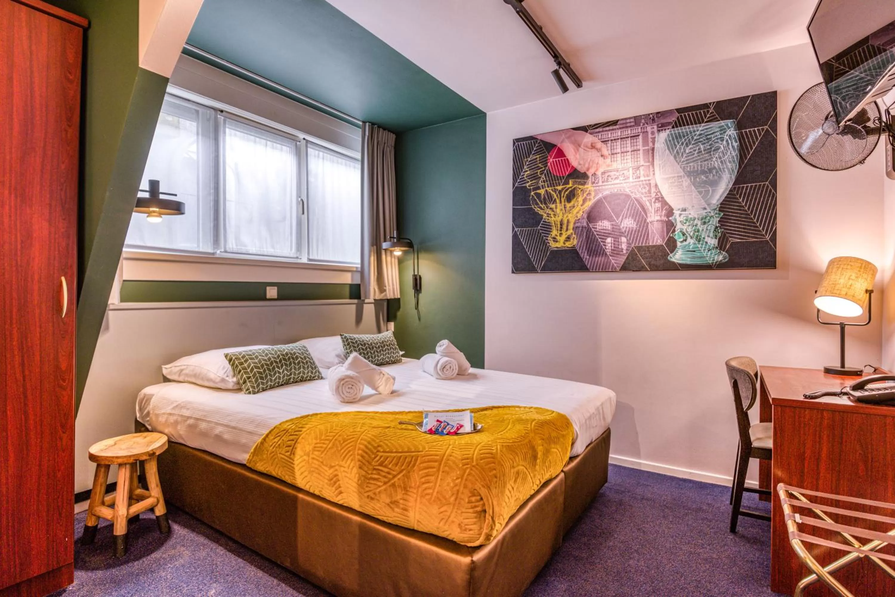 Bedroom, Bed in Hotel Alexander