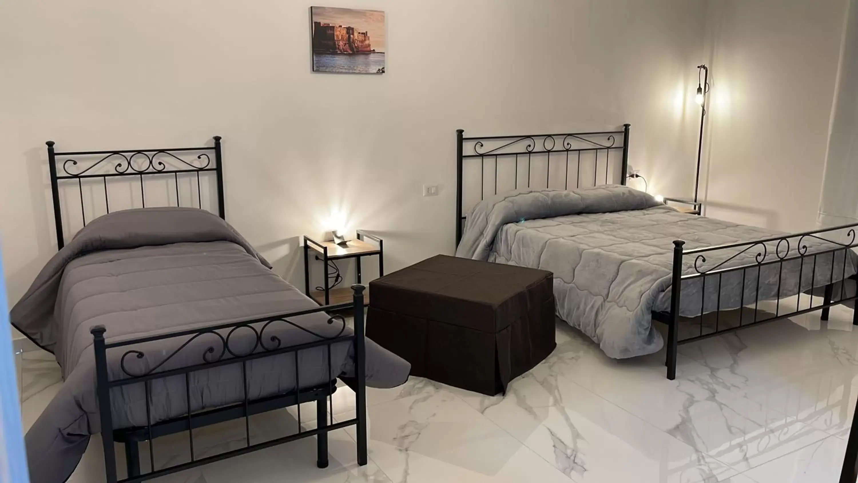 Quadruple Room with Private Bathroom in Lumacors House Quadruple Room with Private Bathroom in Lumacors House