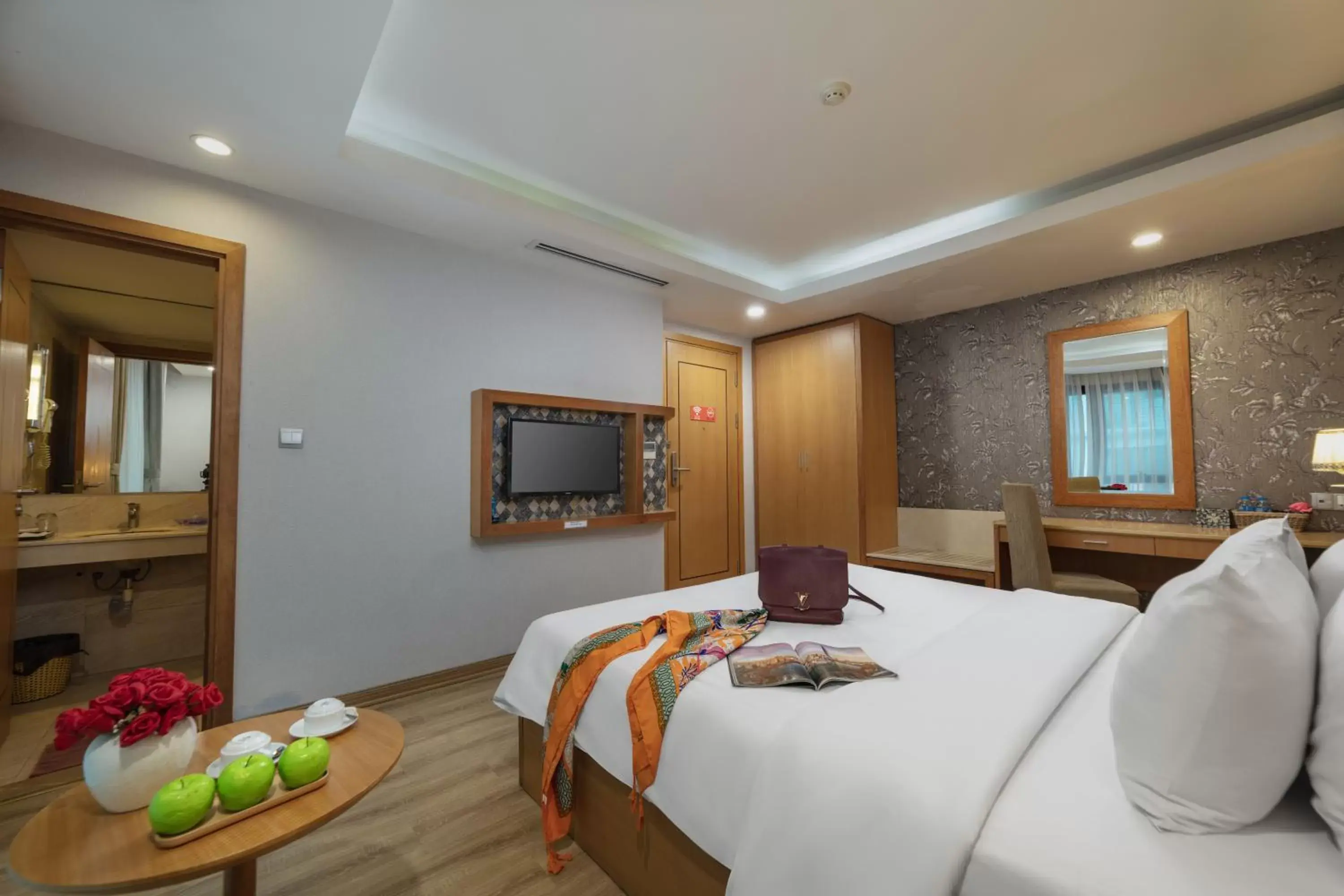 Deluxe Suite in HALO HANOI HOTEL Deluxe Suite in HALO HANOI HOTEL