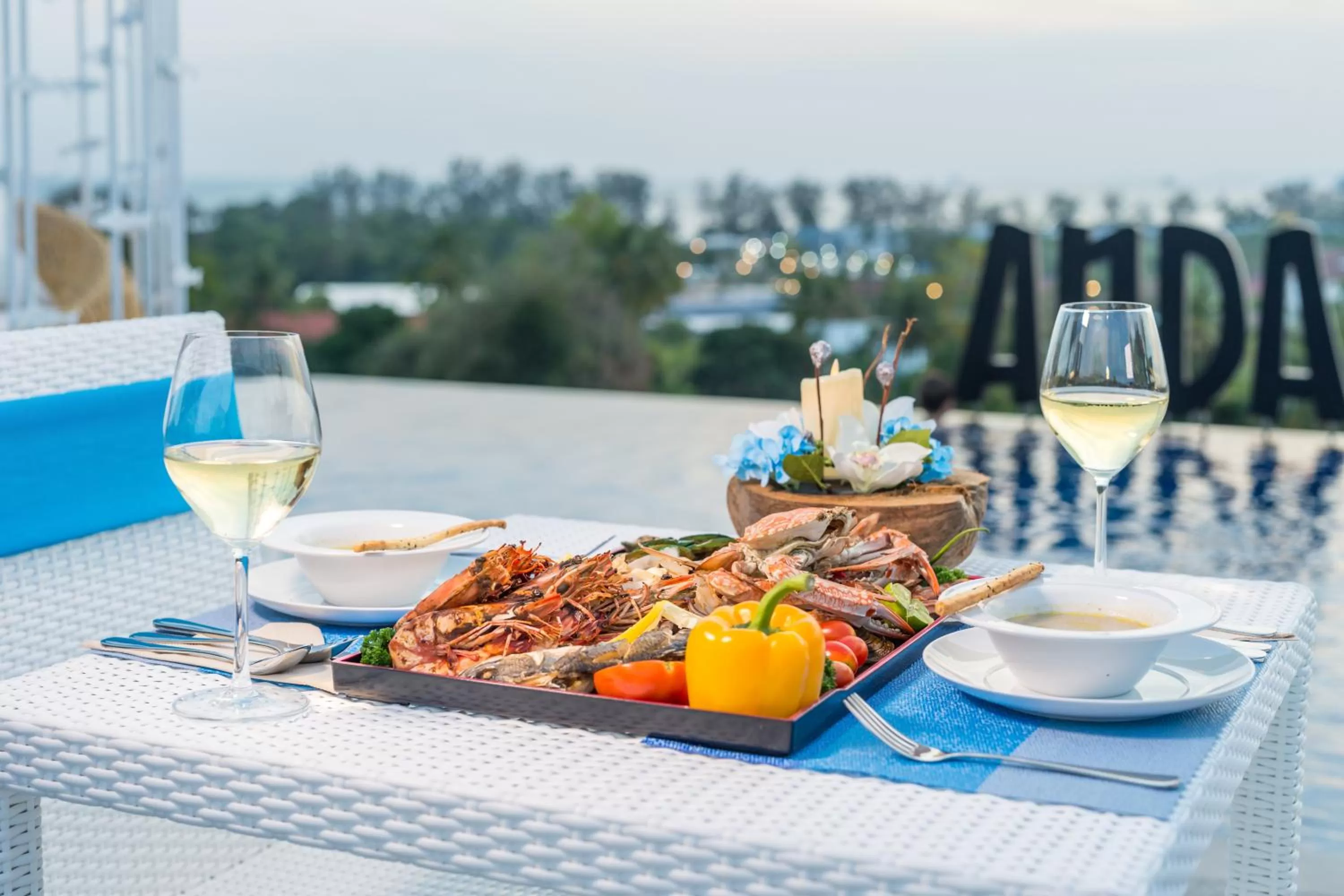 Restaurant/places to eat in Anda Sea Tales Resort-SHA Plus