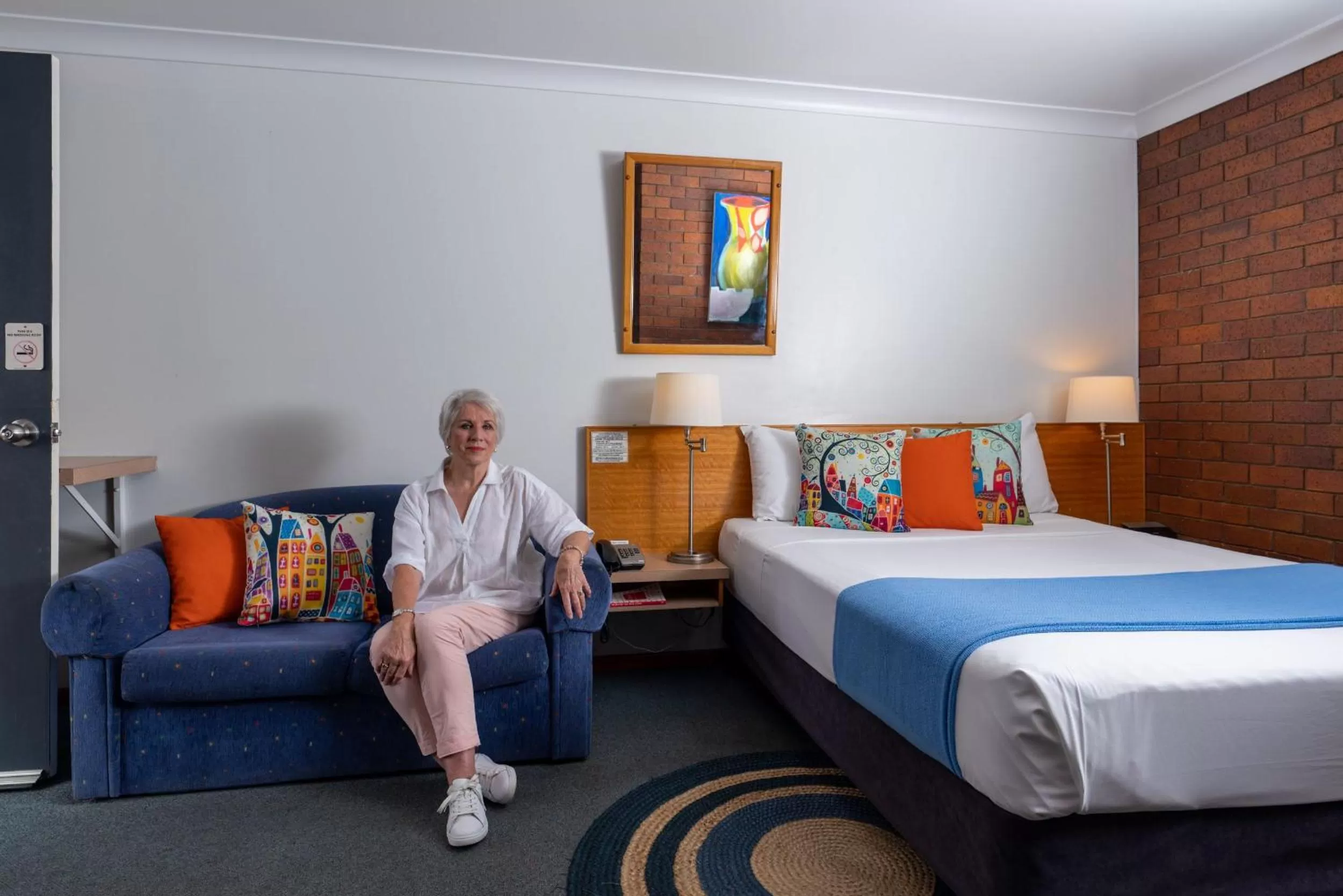 Bed in Country Pathfinder Motor Inn