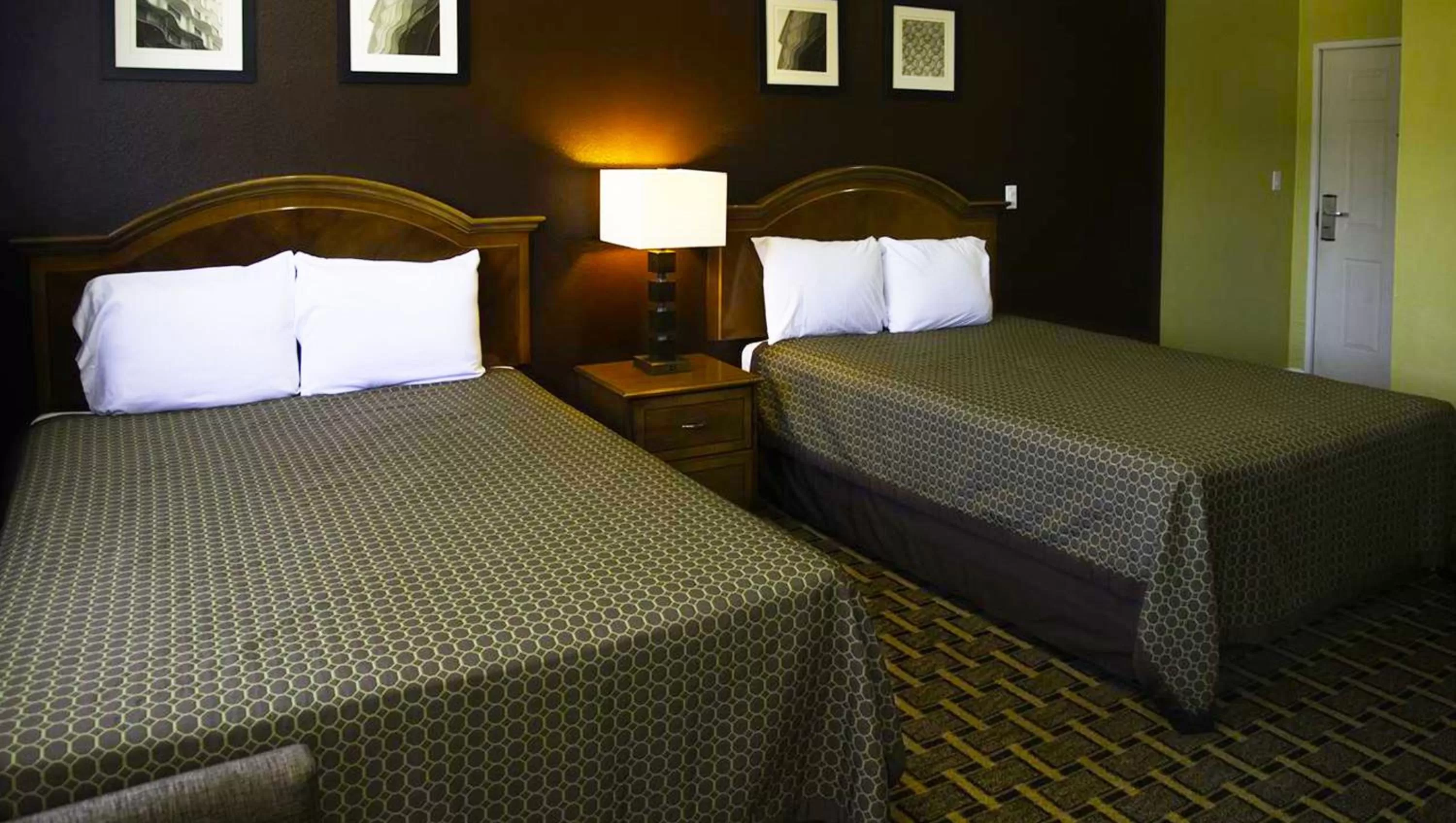 Bedroom in Kings Motel Inglewood