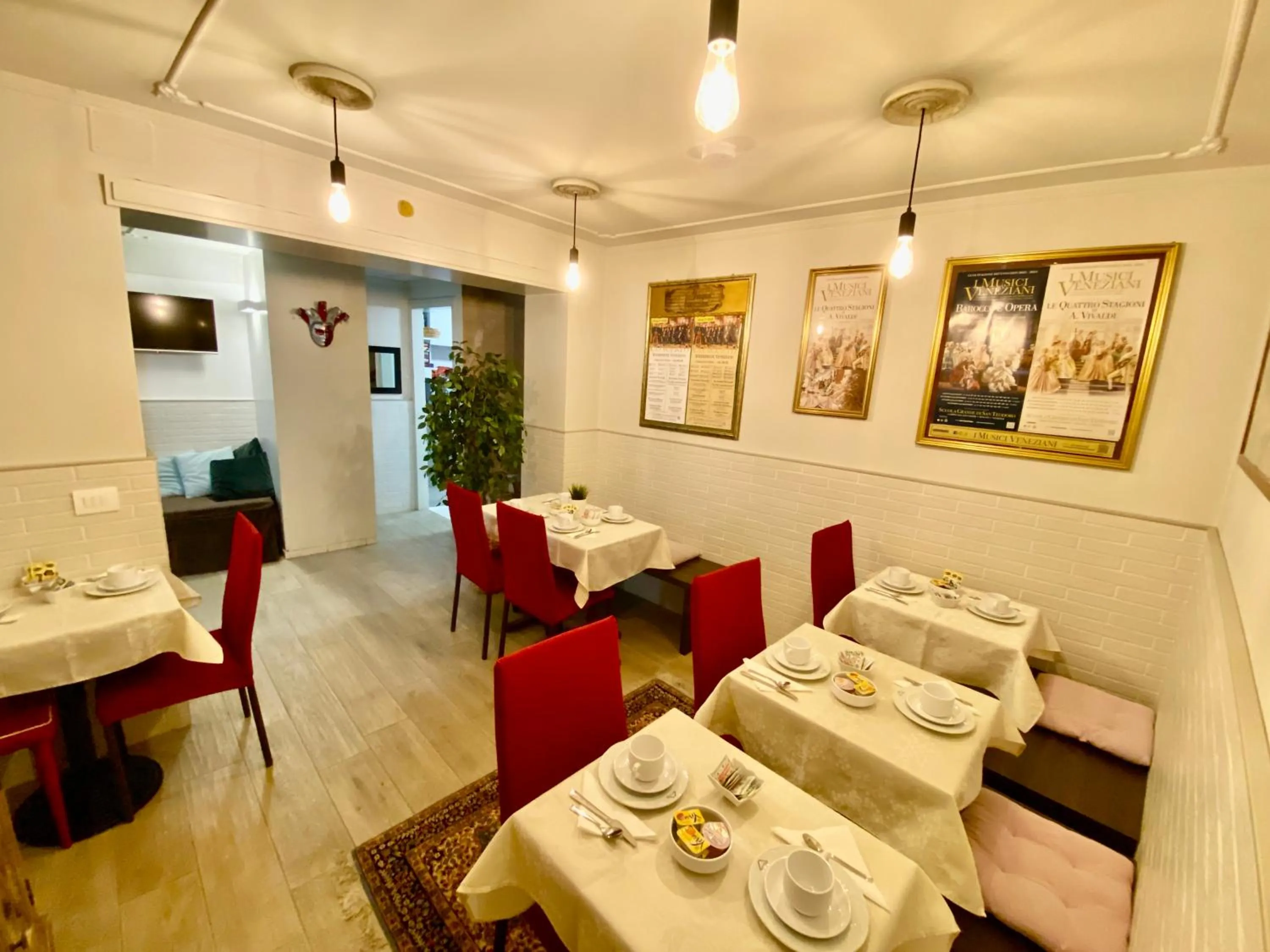 Breakfast in Hotel Bridge